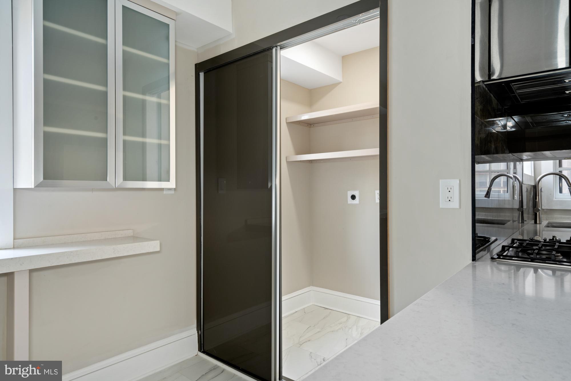 YORKLYNNE MANOR - Residential