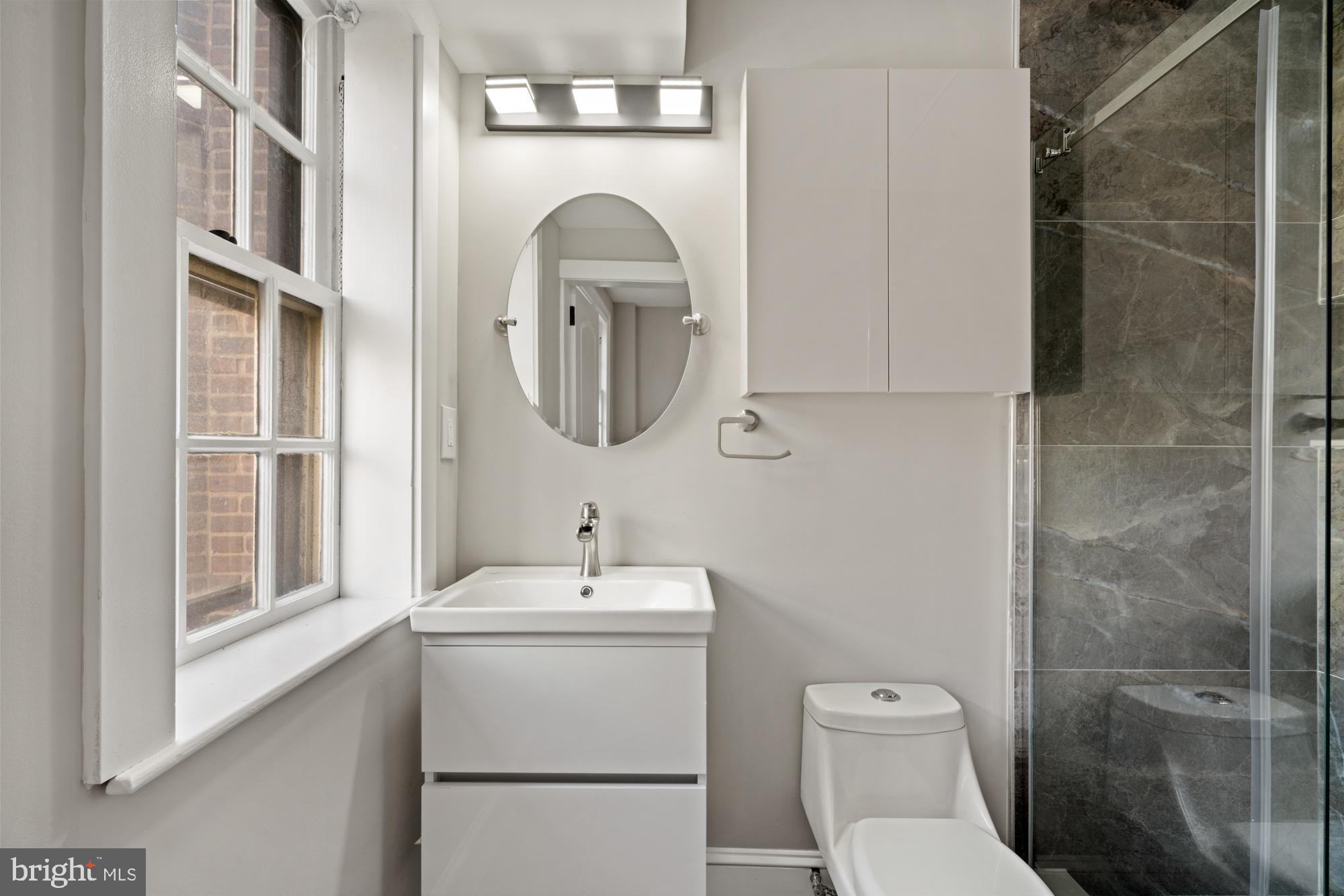 YORKLYNNE MANOR - Residential