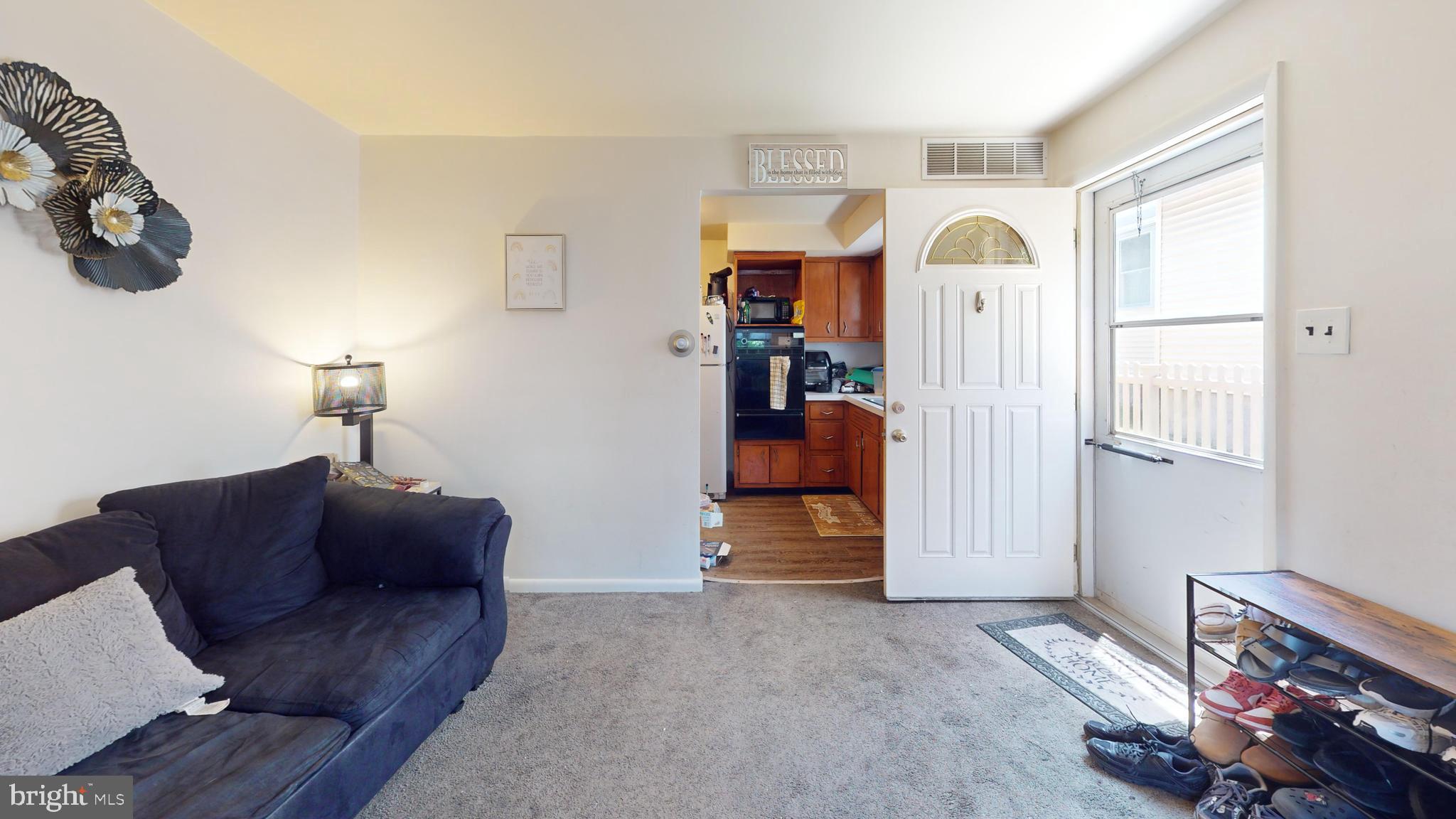 208 N SYLVANIA AVENUE