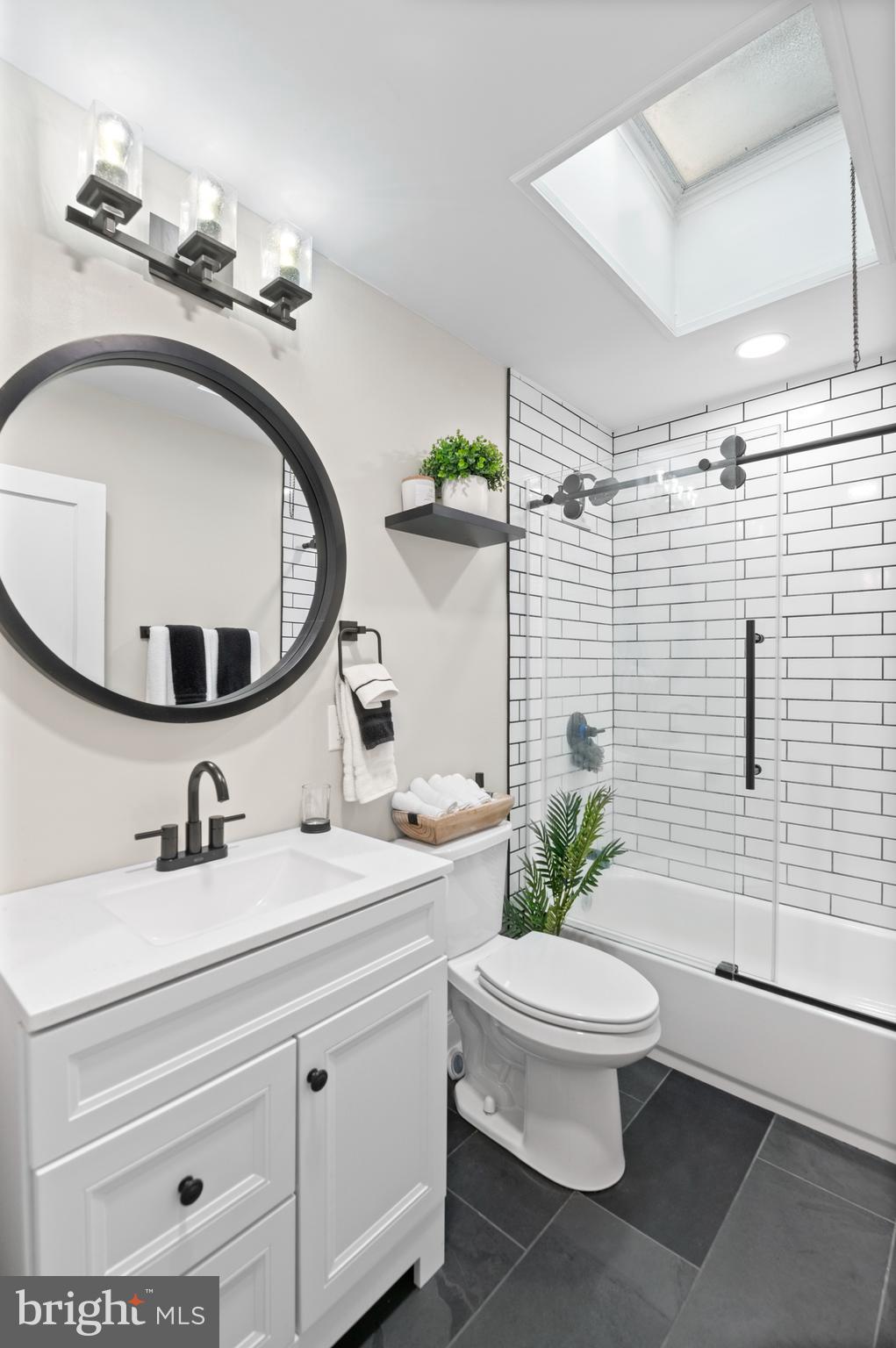 EAST FALLS - Residential Lease