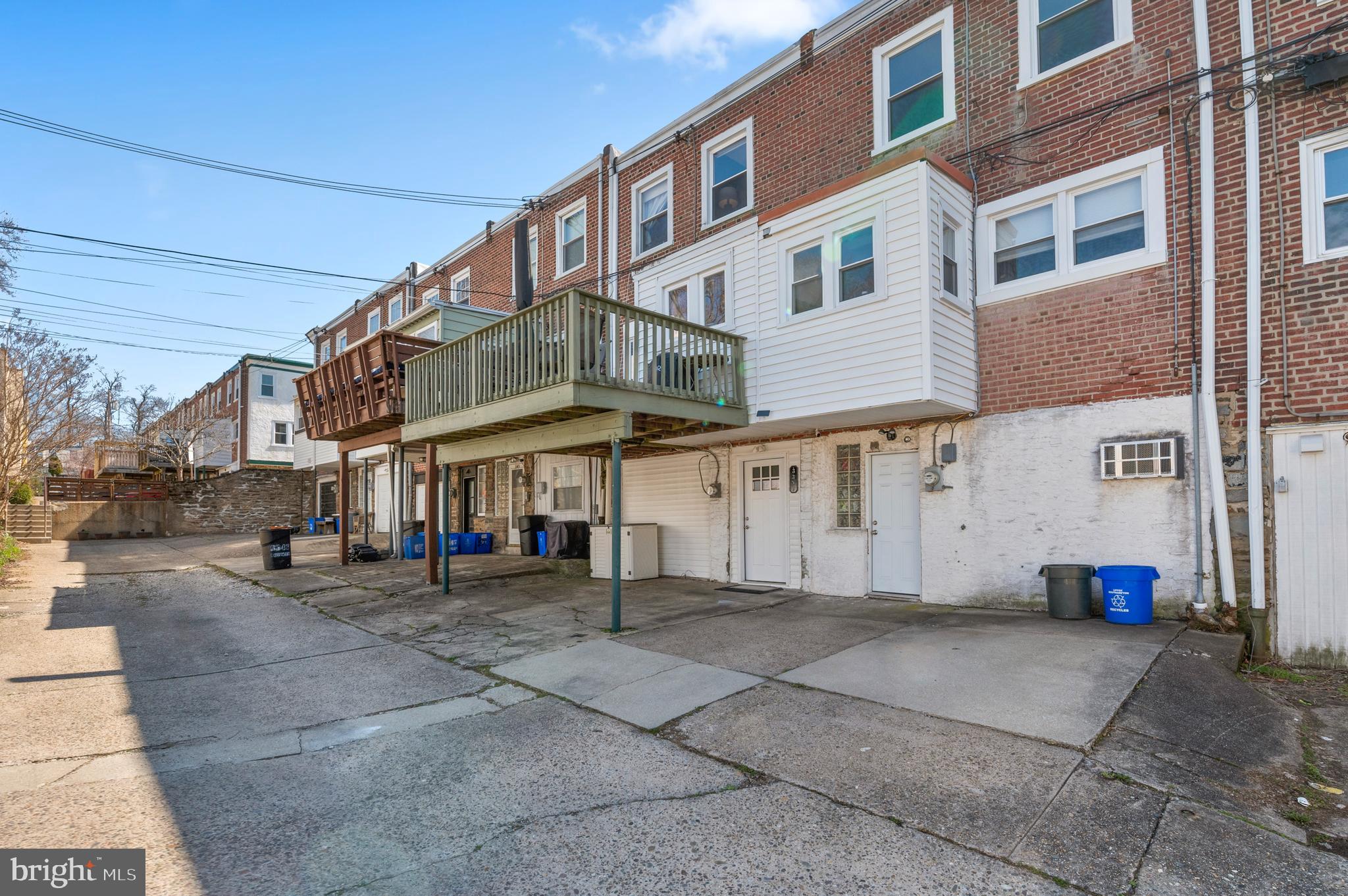 EAST FALLS - Residential Lease