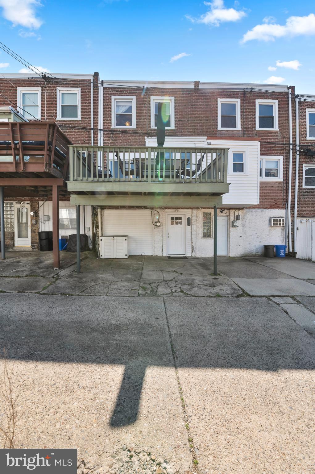 EAST FALLS - Residential Lease