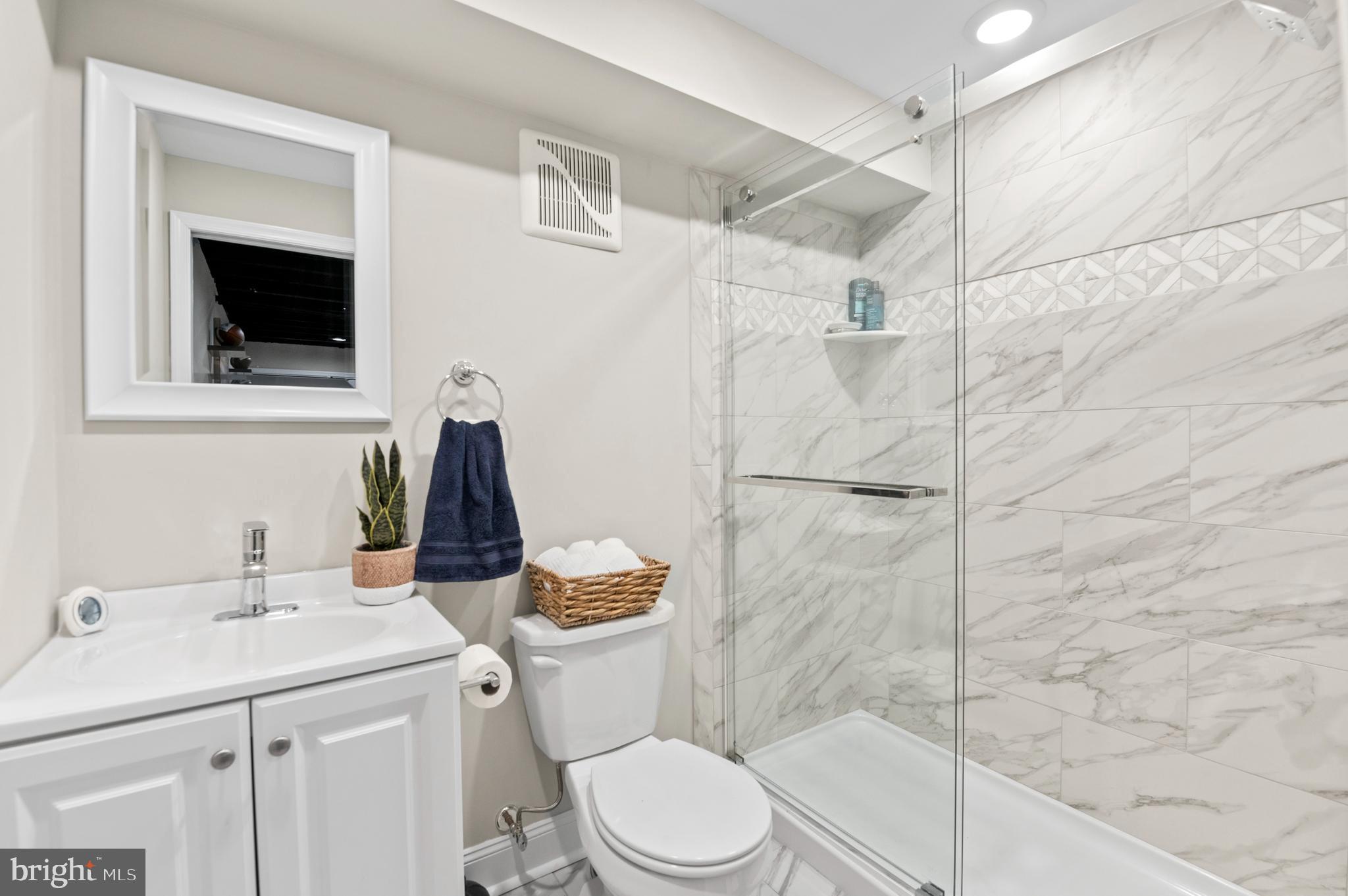 EAST FALLS - Residential Lease