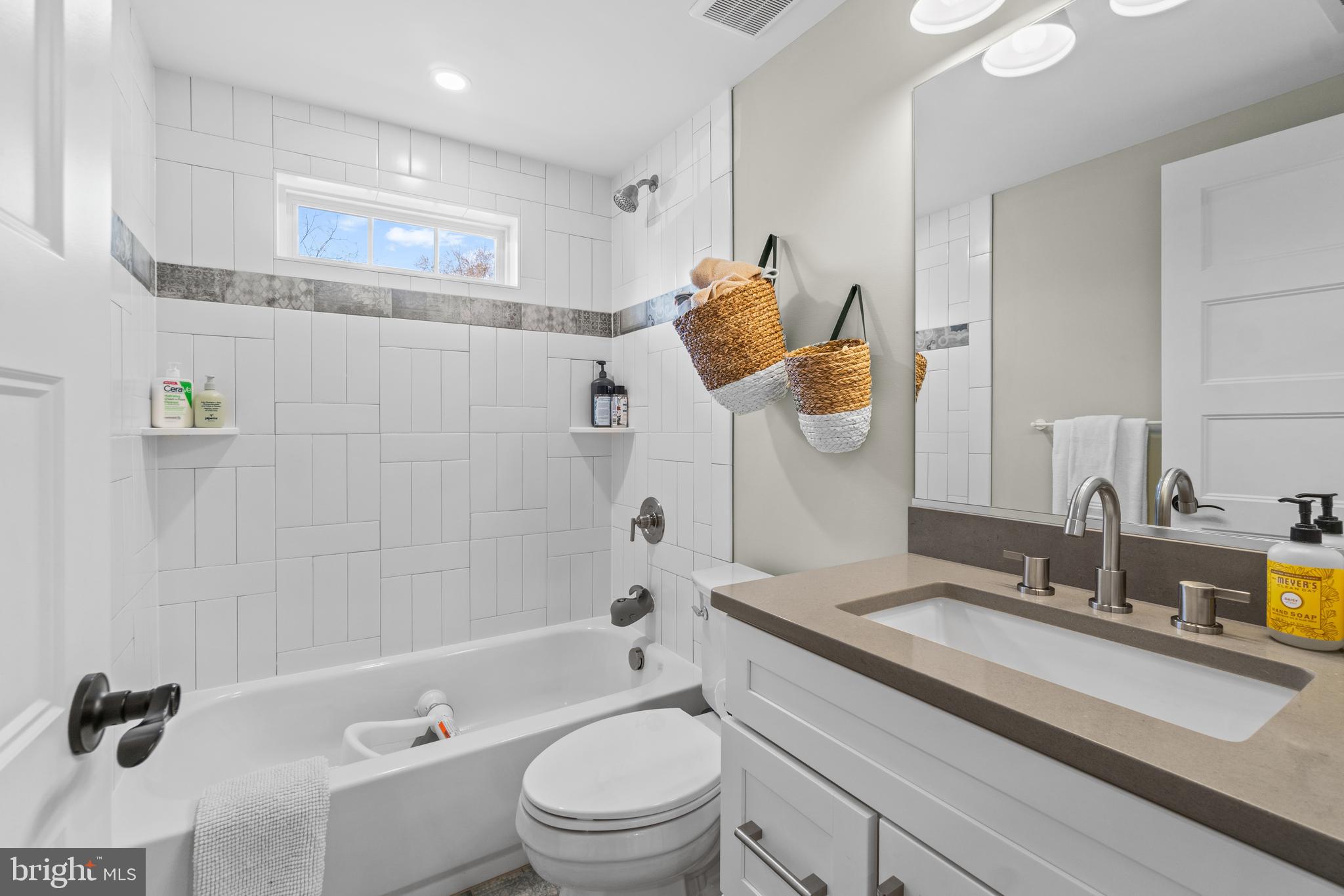 EASTPORT - Residential