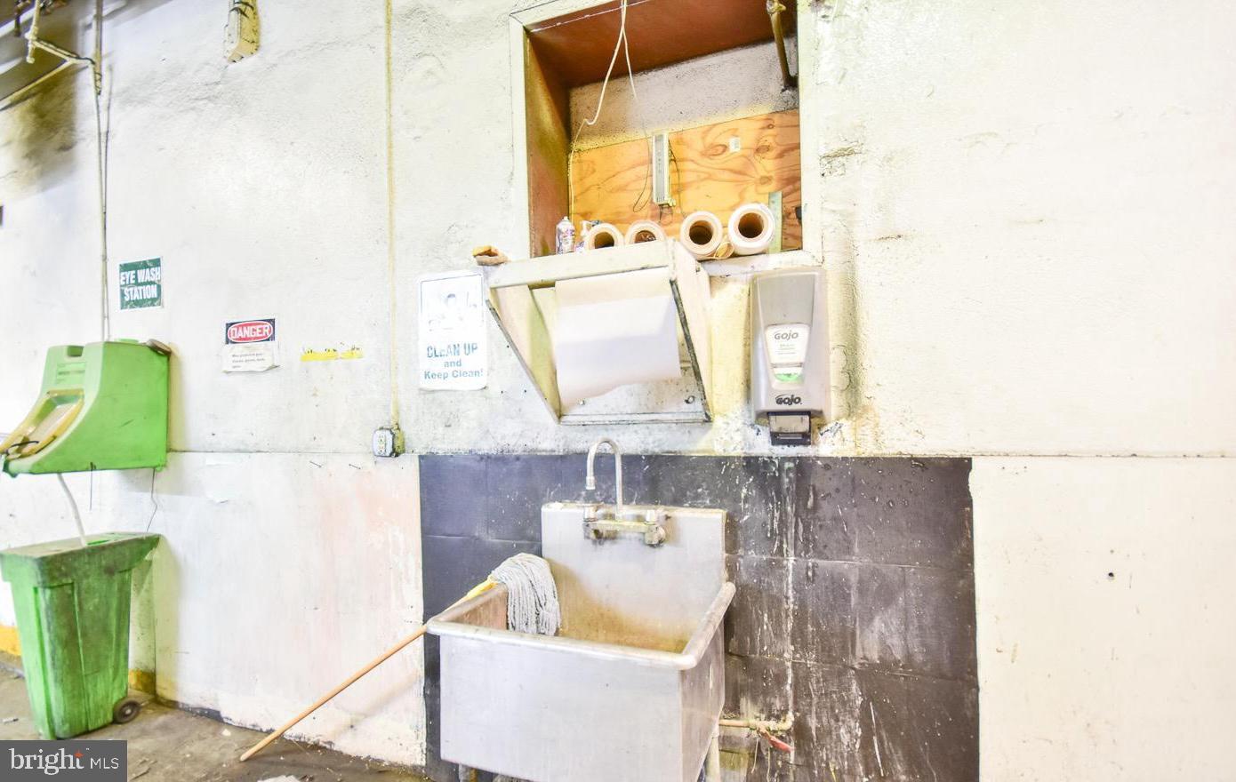 CITY OF MARTINSBURG - Commercial Lease