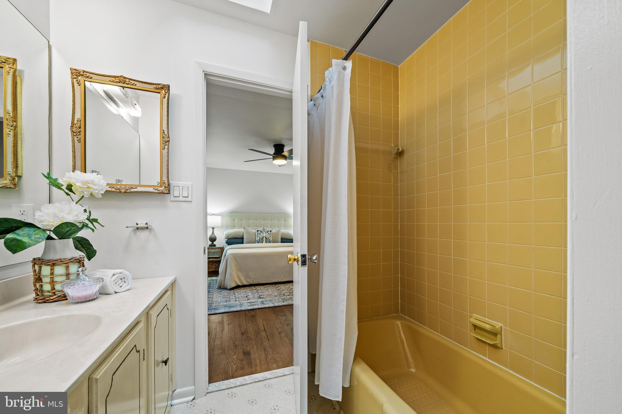 BALDWIN HILLS - Residential