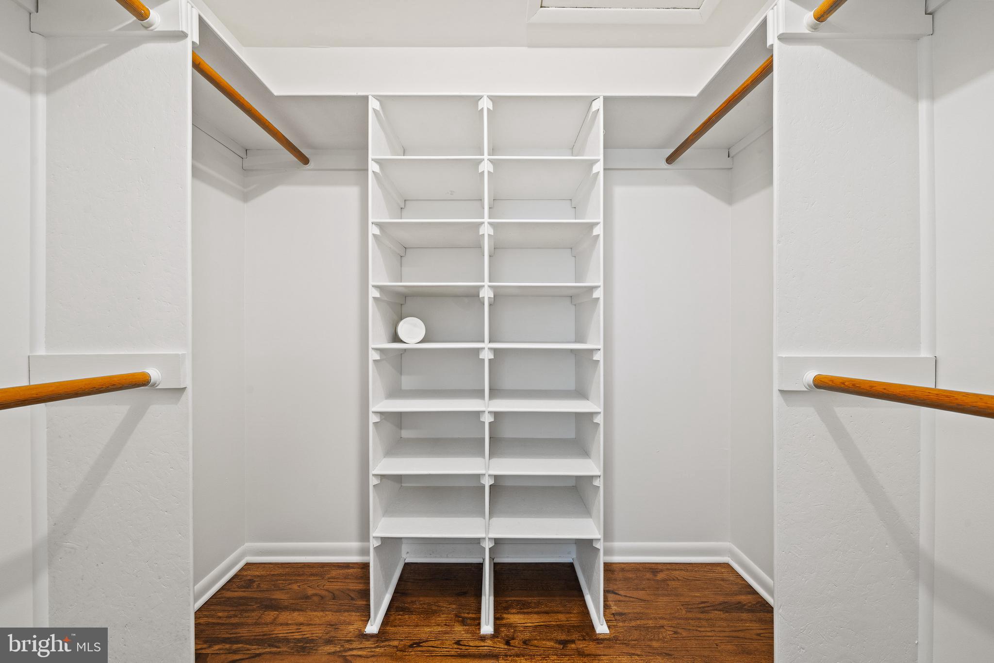 BALDWIN HILLS - Residential