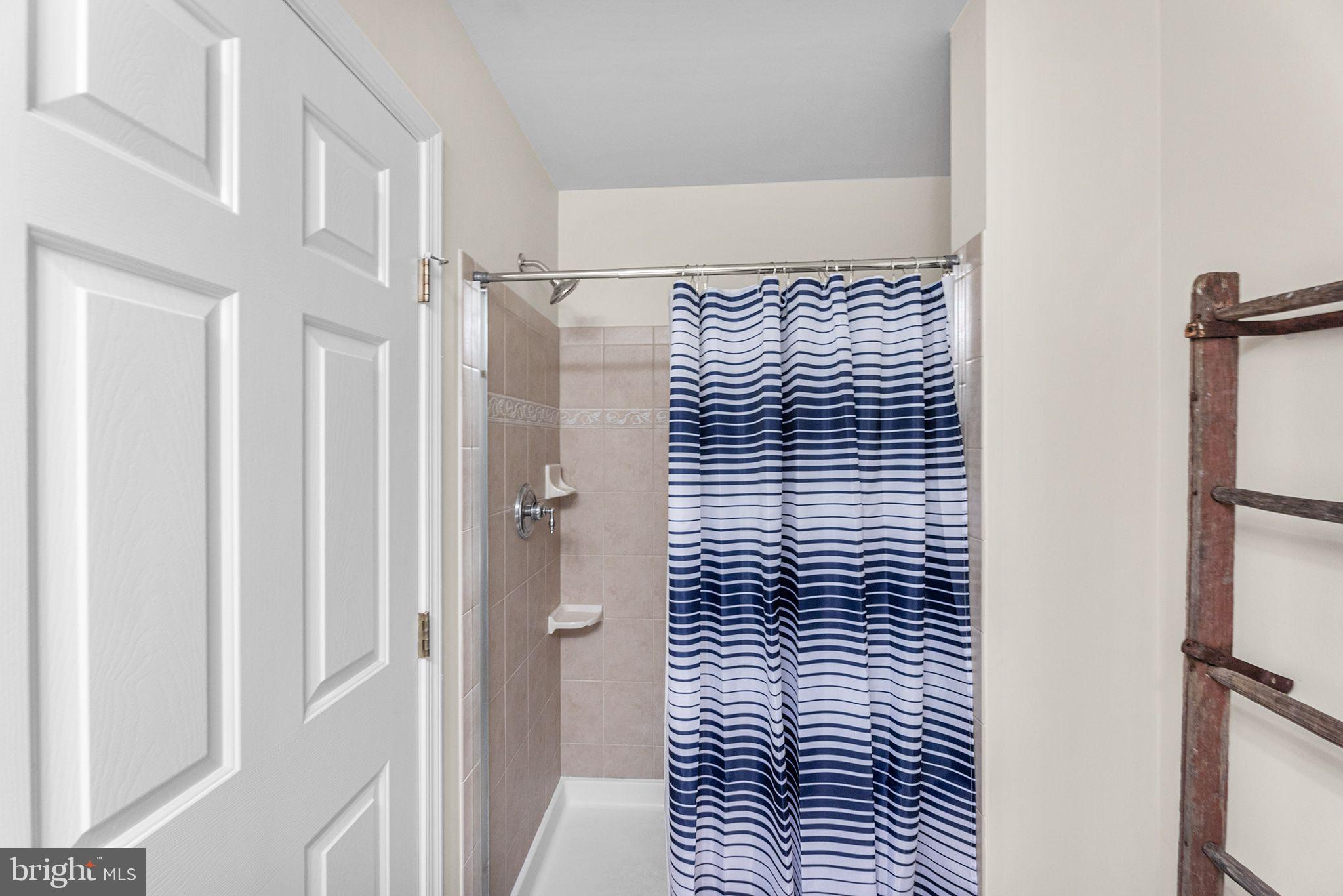 SUNSET ISLAND - Residential