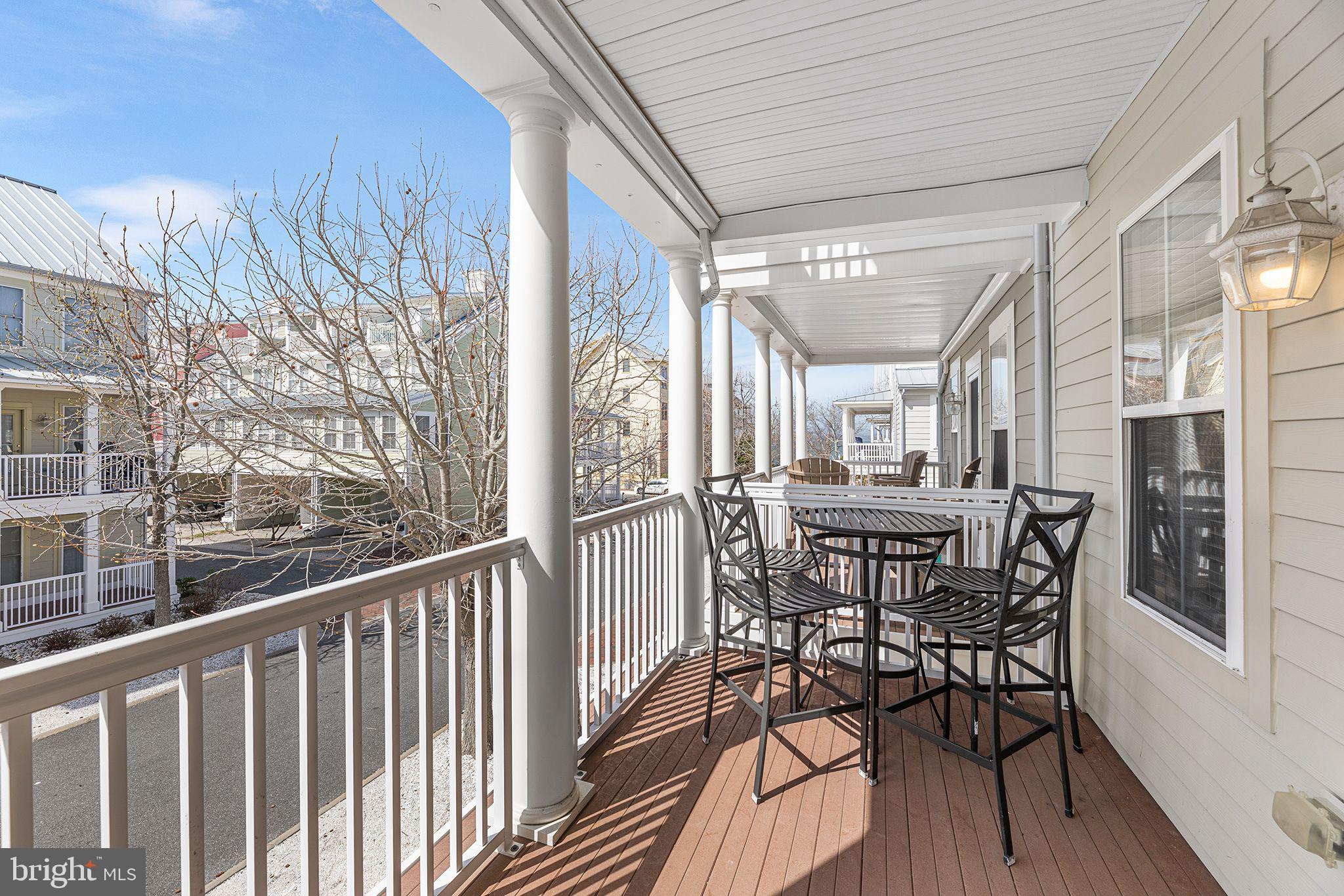 SUNSET ISLAND - Residential