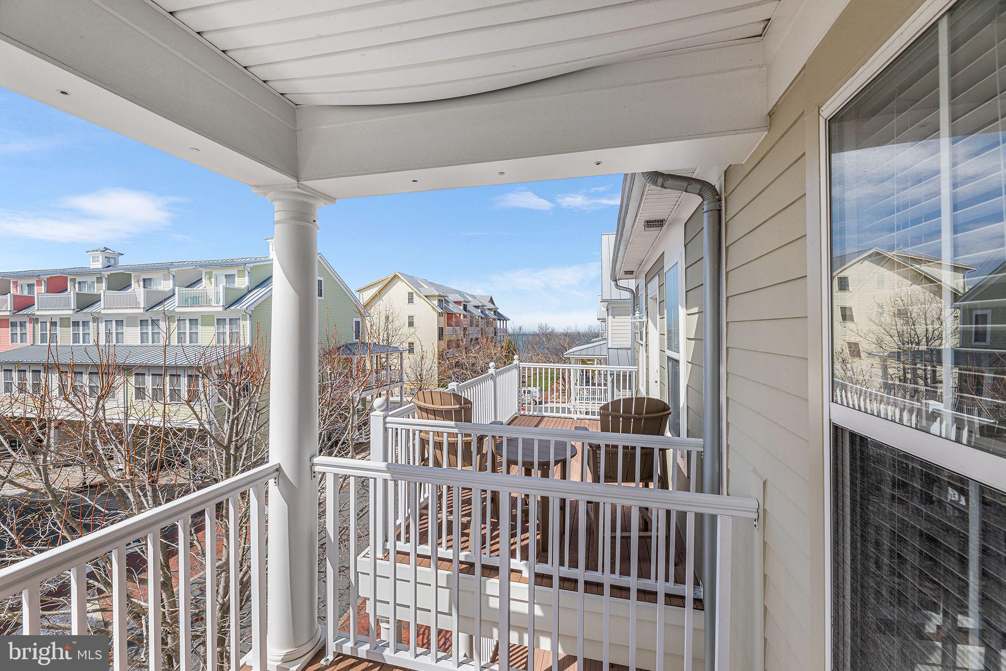 SUNSET ISLAND - Residential