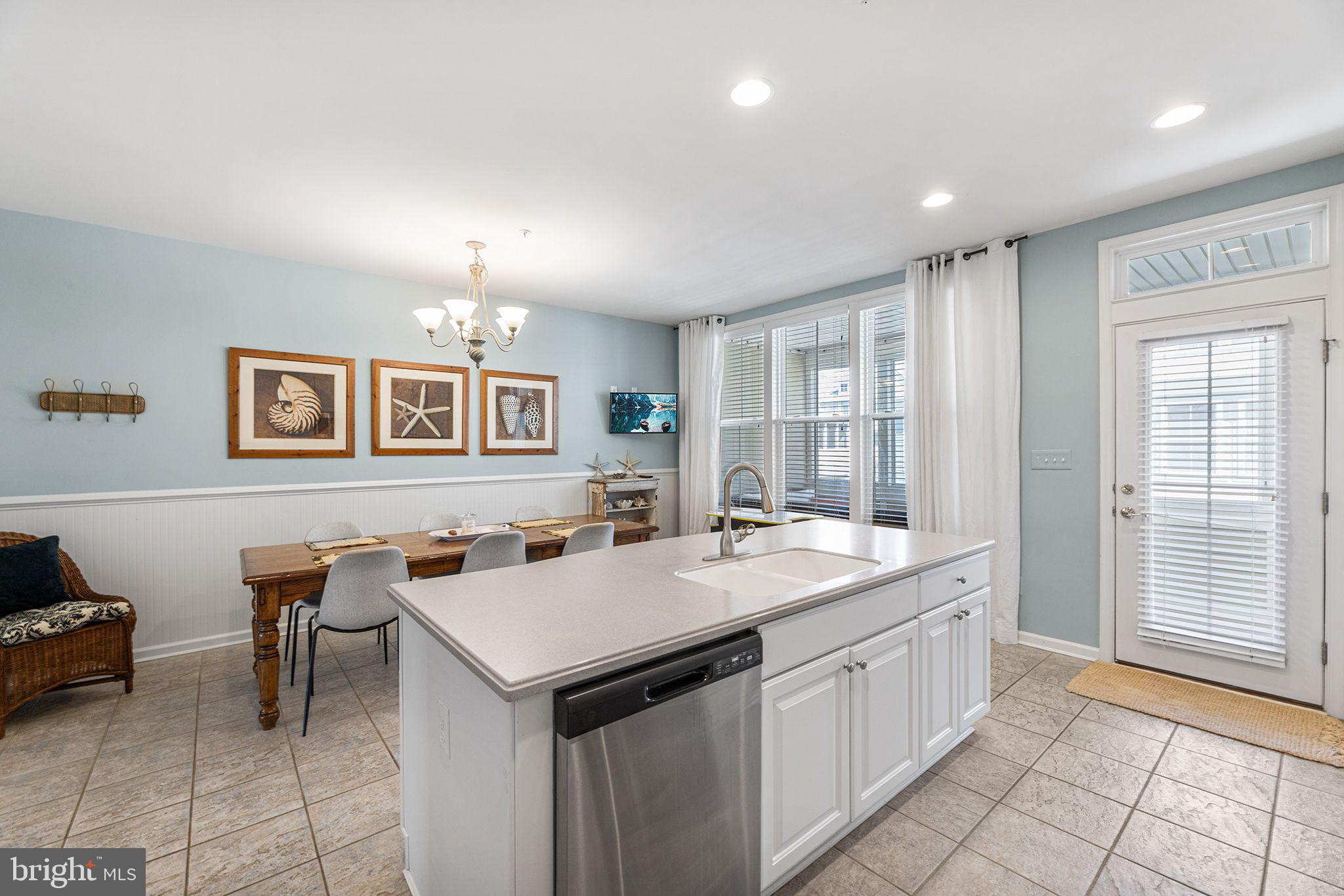 SUNSET ISLAND - Residential