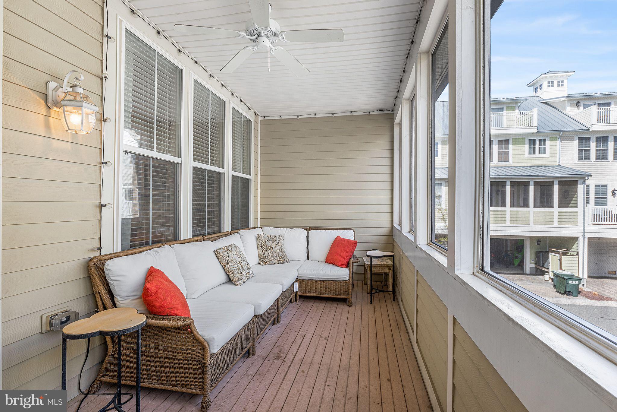 SUNSET ISLAND - Residential