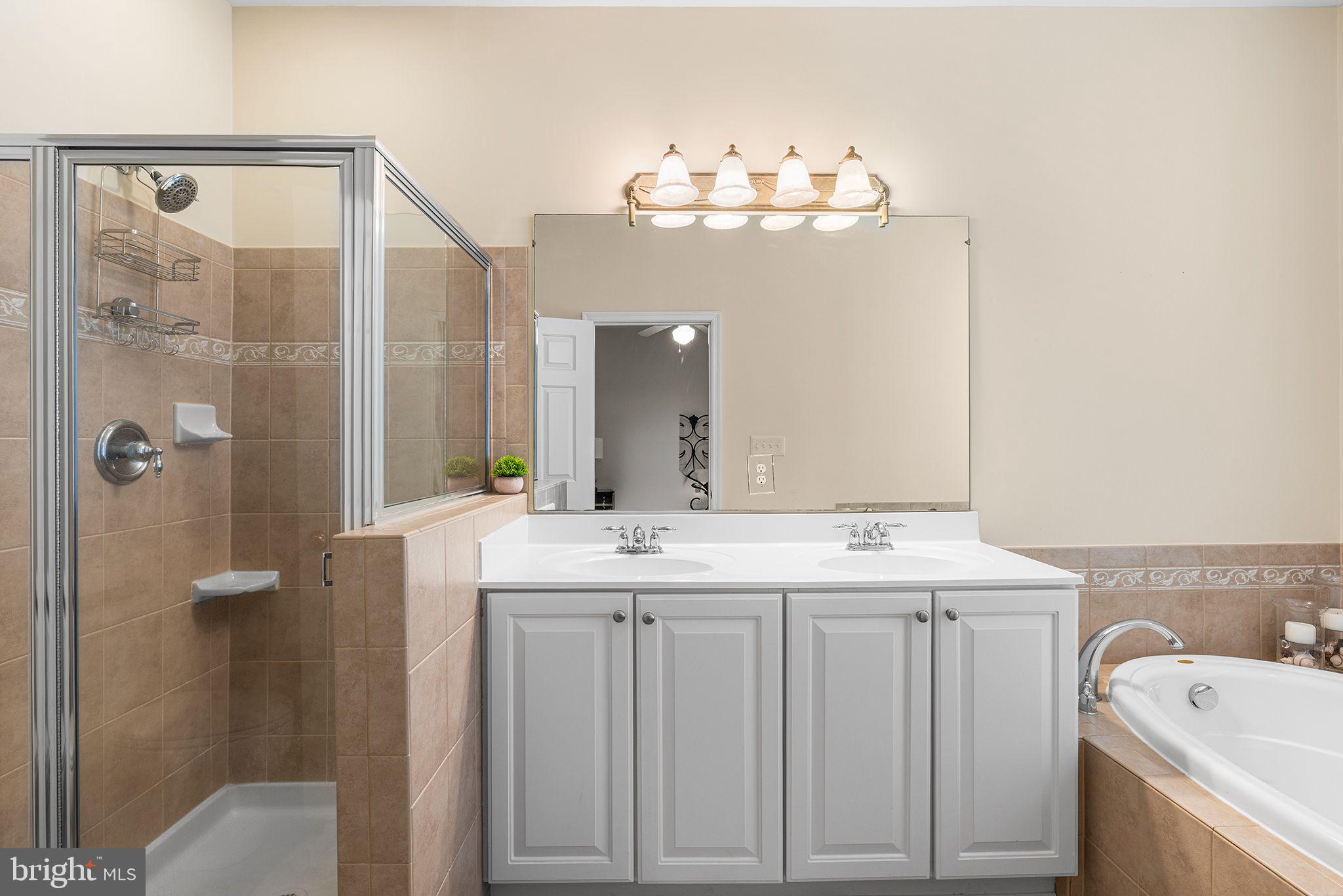 SUNSET ISLAND - Residential