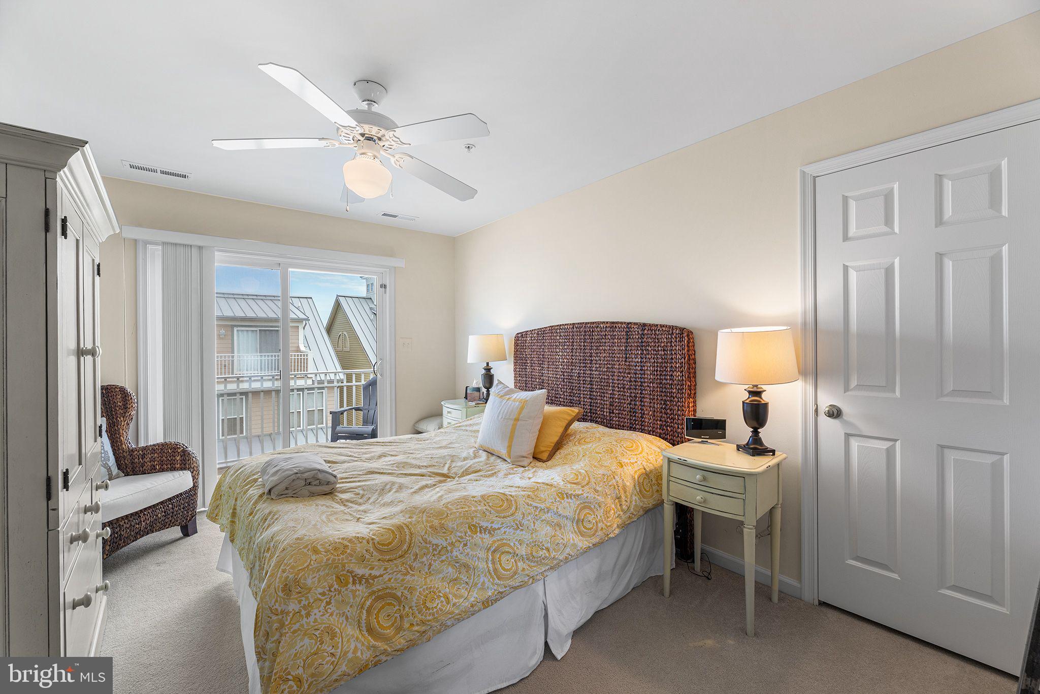 SUNSET ISLAND - Residential