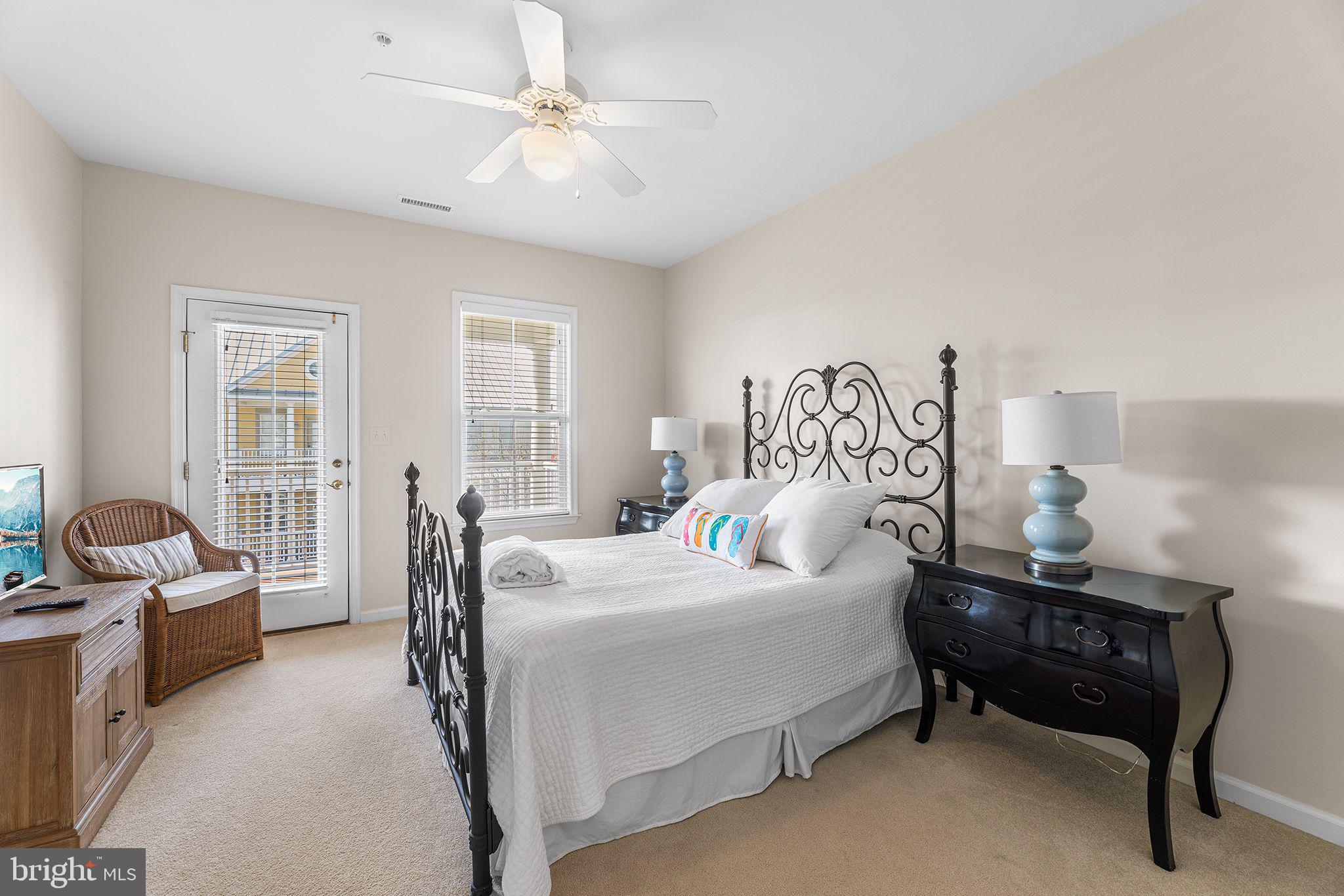 SUNSET ISLAND - Residential