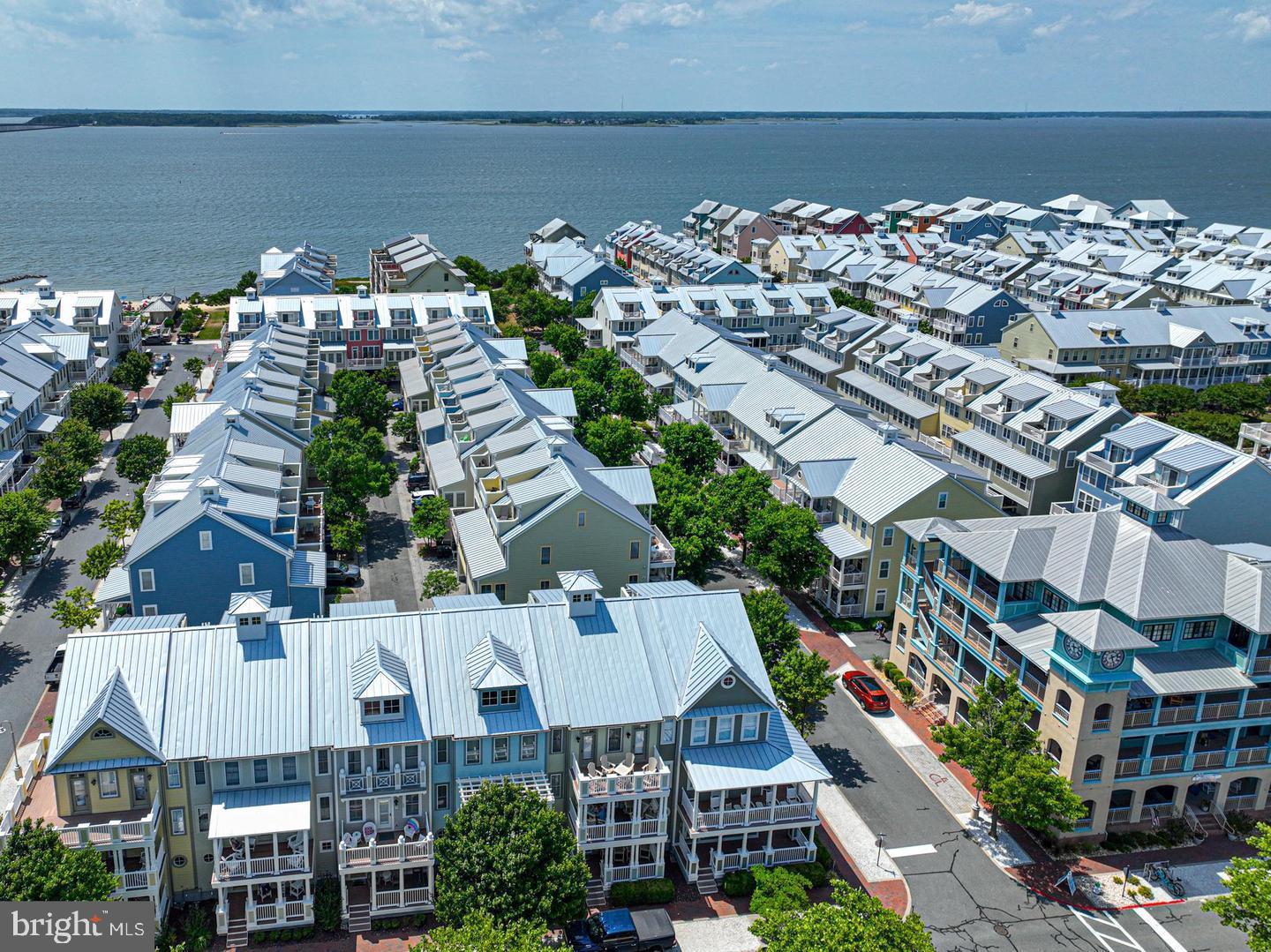 SUNSET ISLAND - Residential