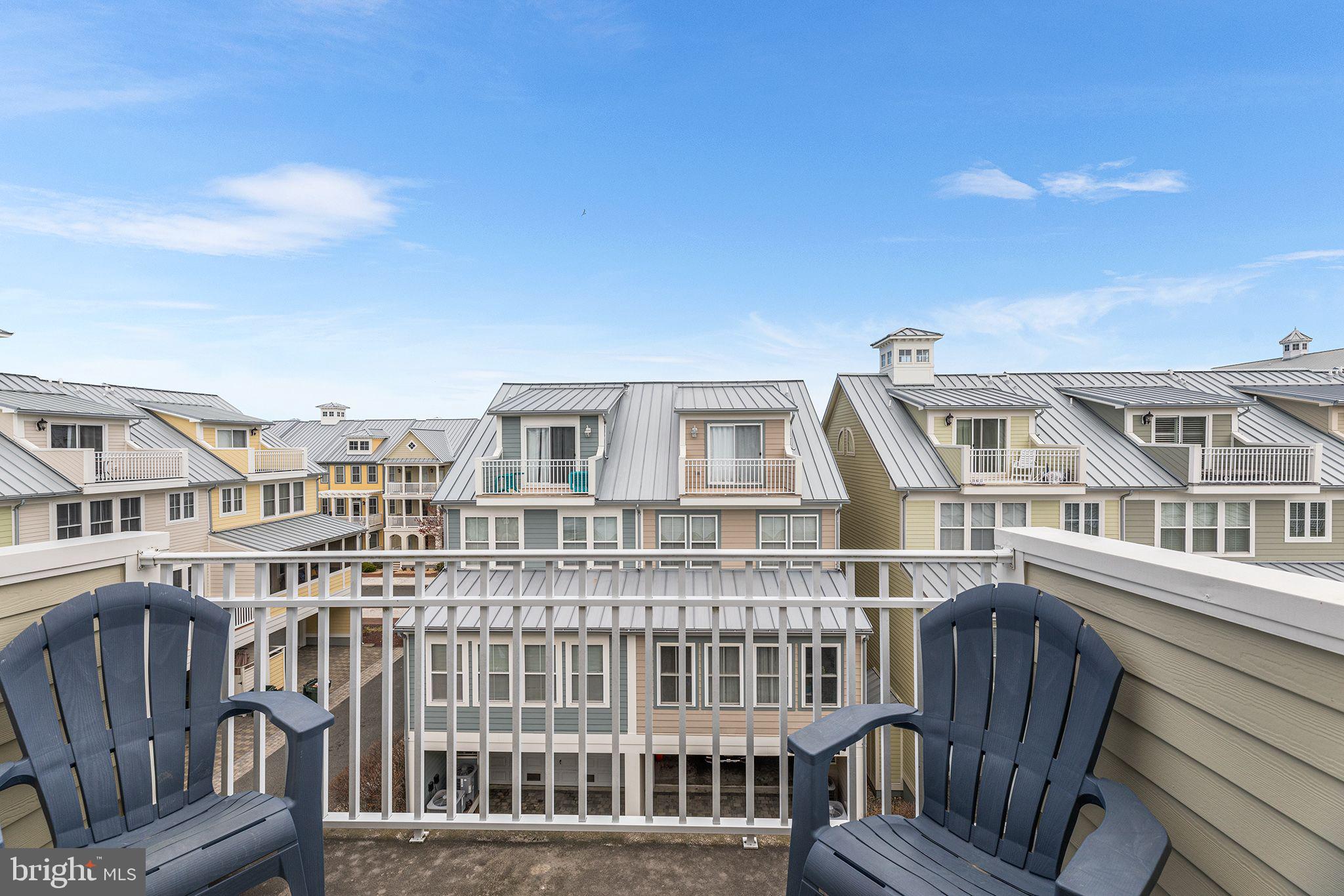 SUNSET ISLAND - Residential