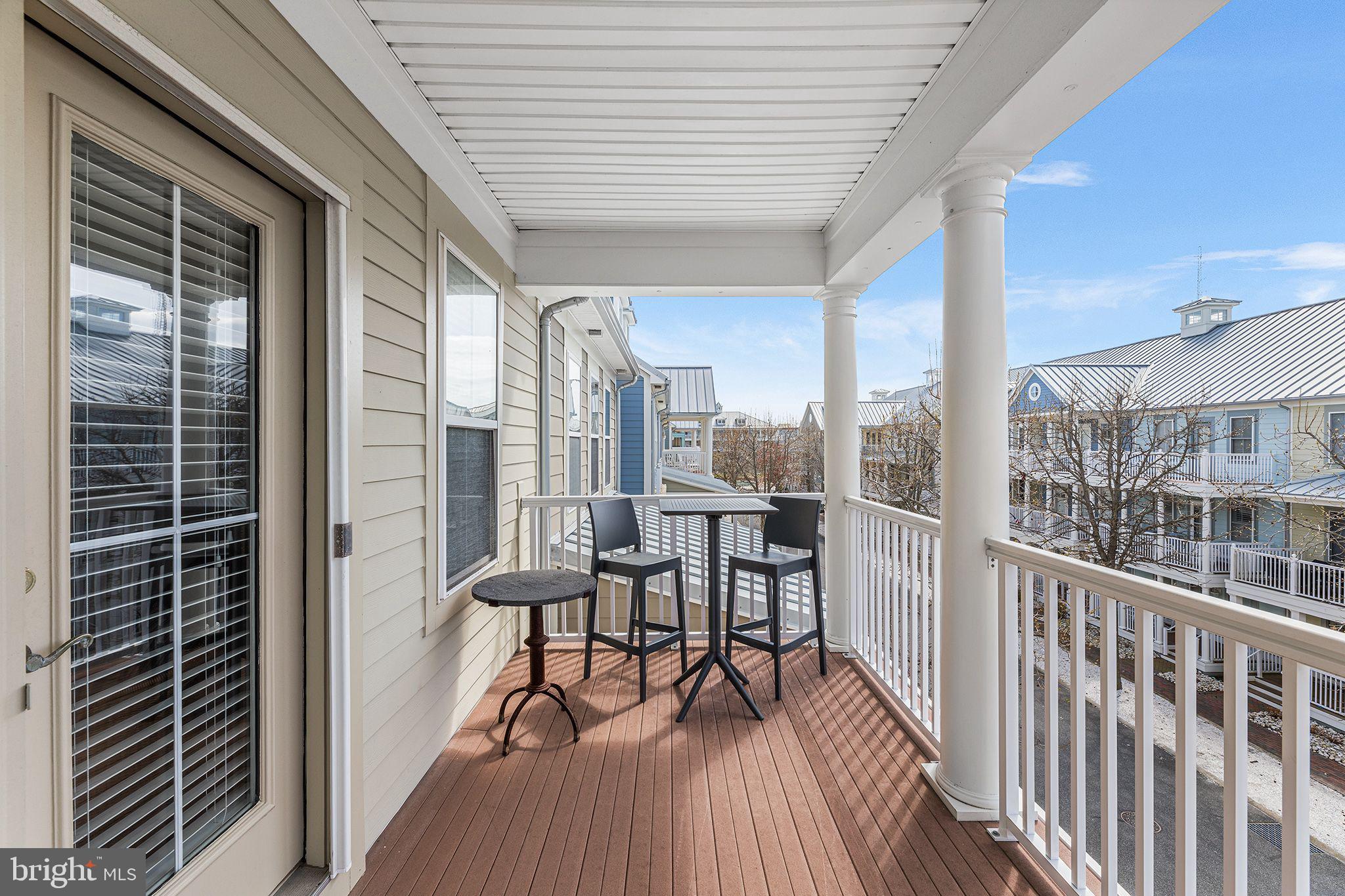 SUNSET ISLAND - Residential