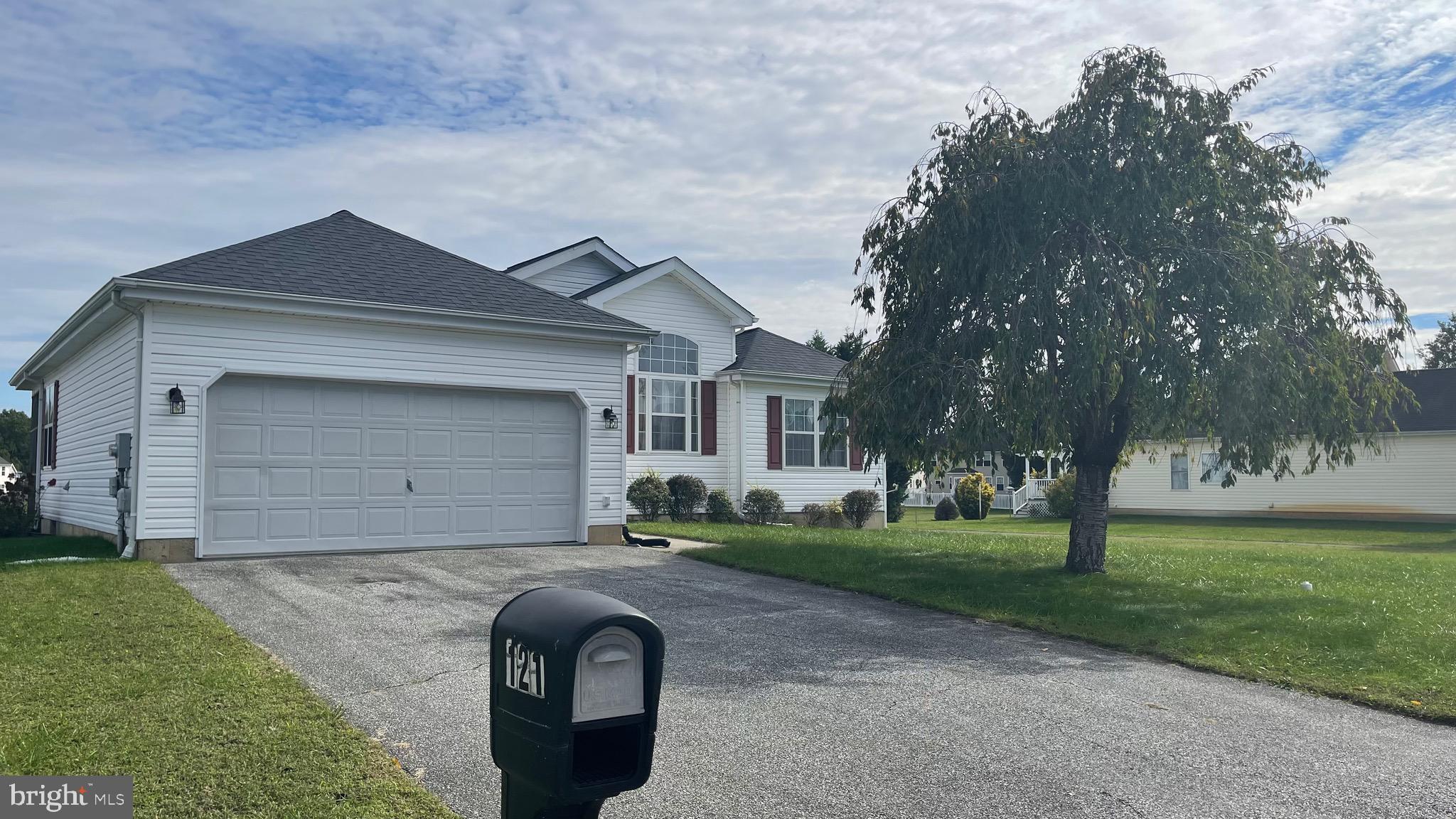 121 GARRISONS LAKE BOULEVARD