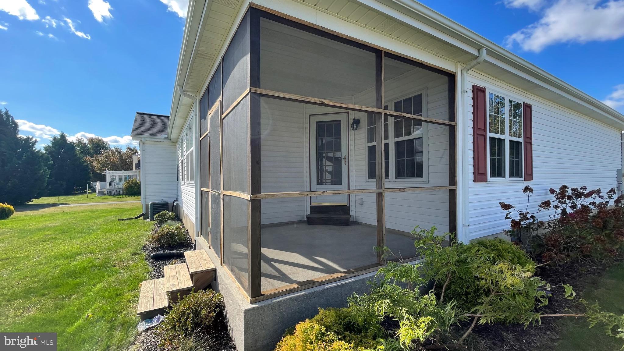 121 GARRISONS LAKE BOULEVARD