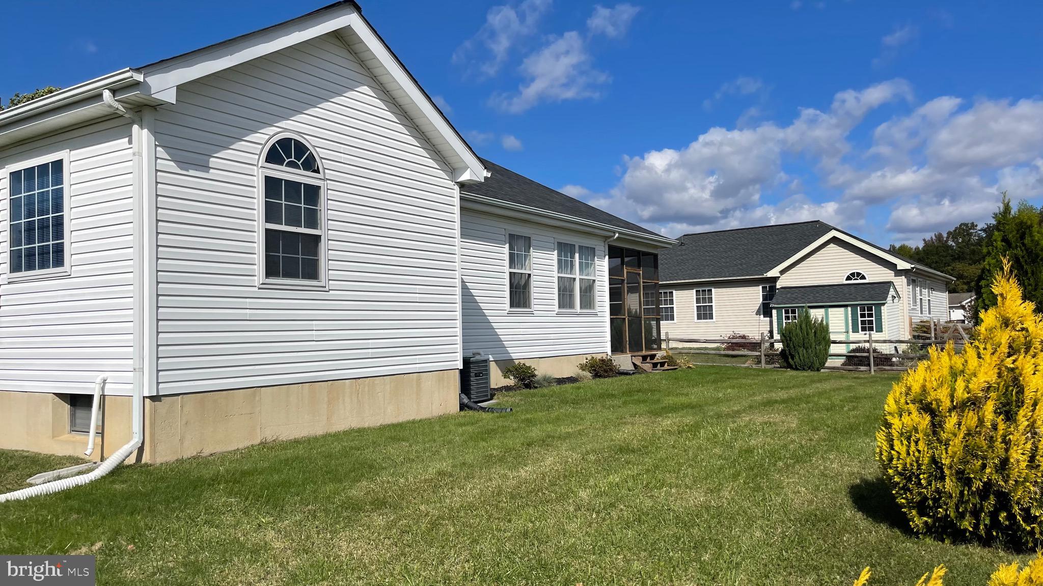 121 GARRISONS LAKE BOULEVARD