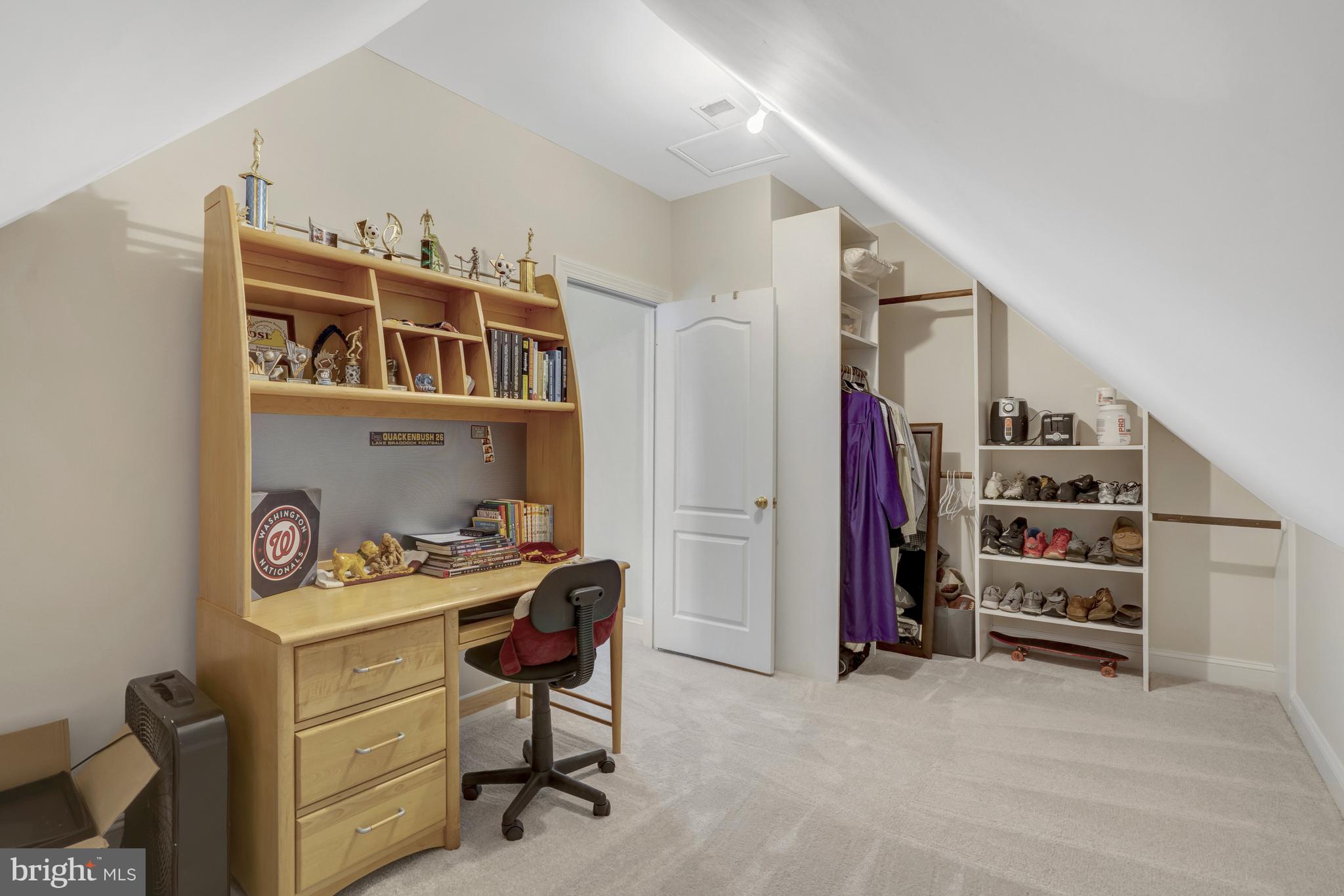 DOMINION VALLEY HUNT - Residential