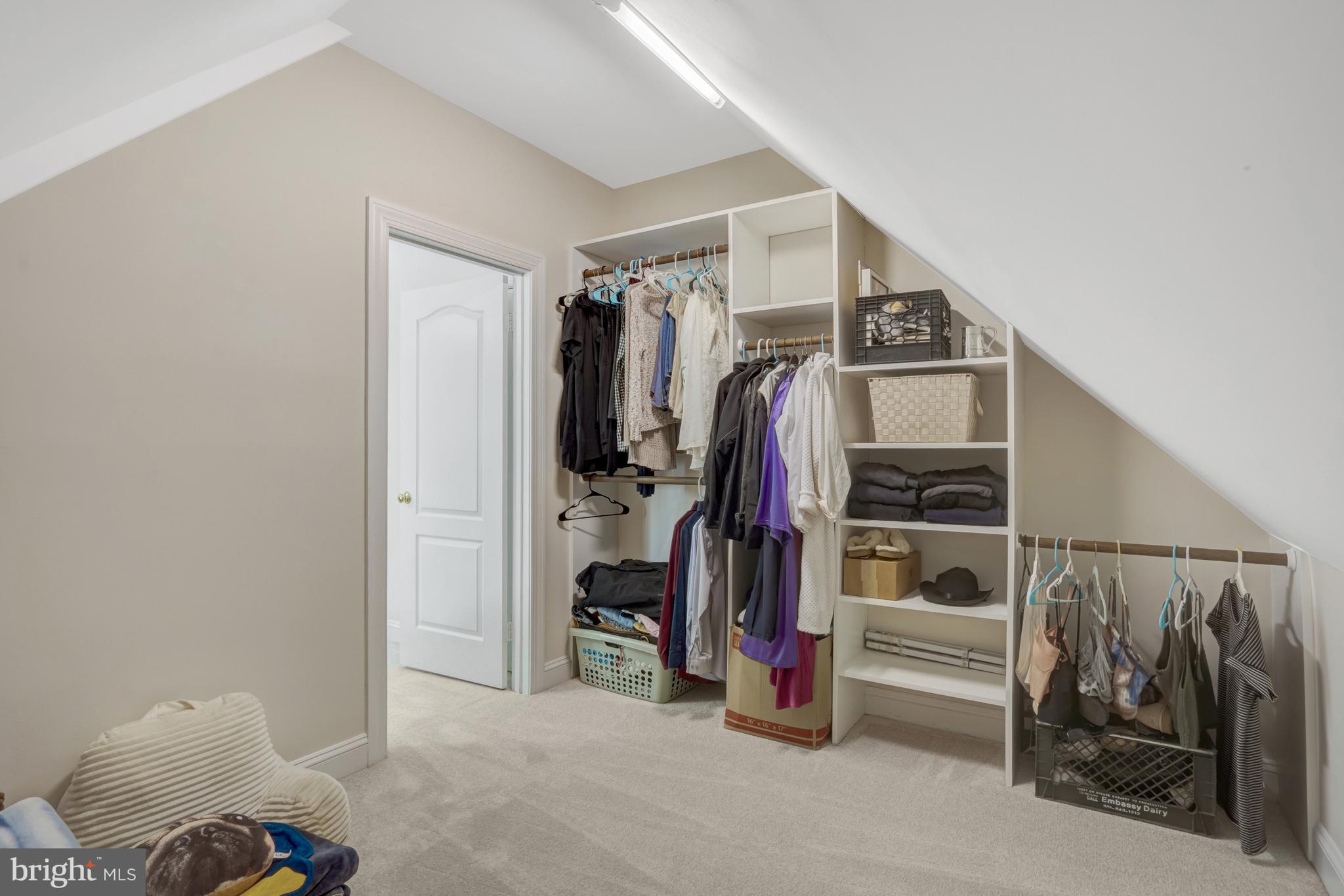 DOMINION VALLEY HUNT - Residential