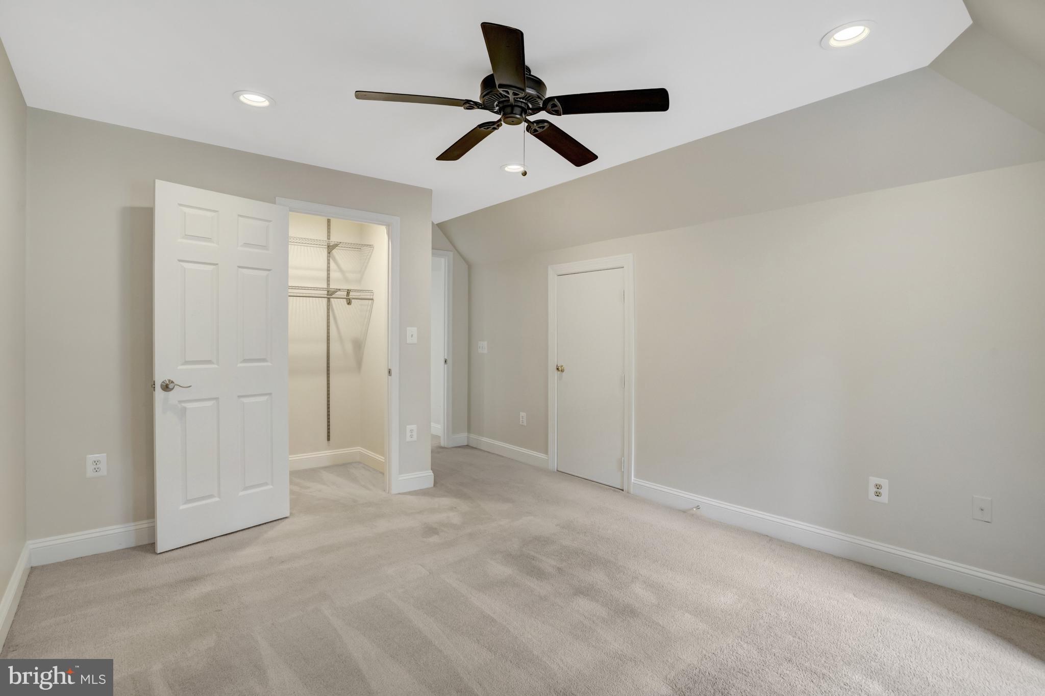 DOMINION VALLEY HUNT - Residential