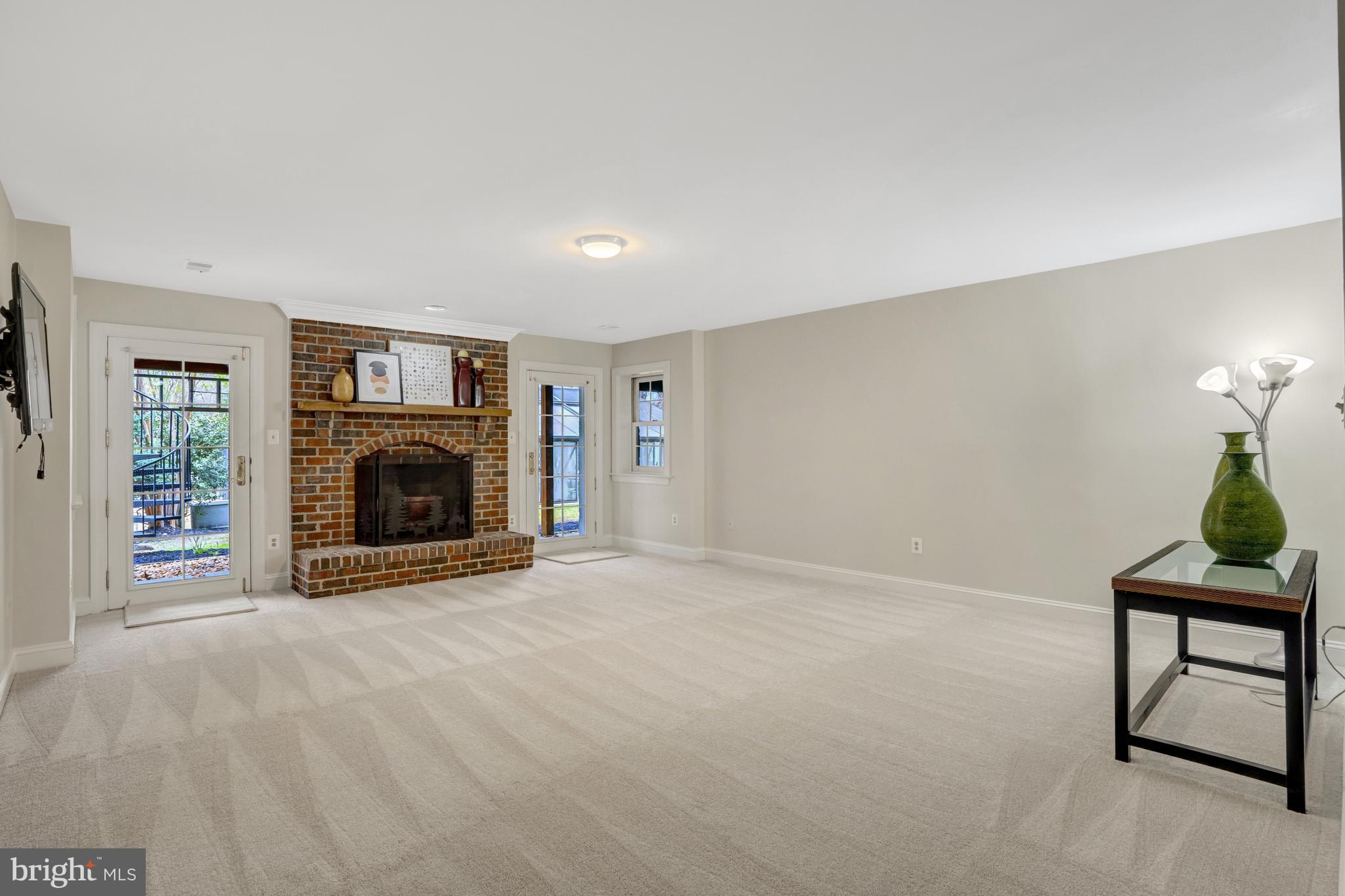 DOMINION VALLEY HUNT - Residential