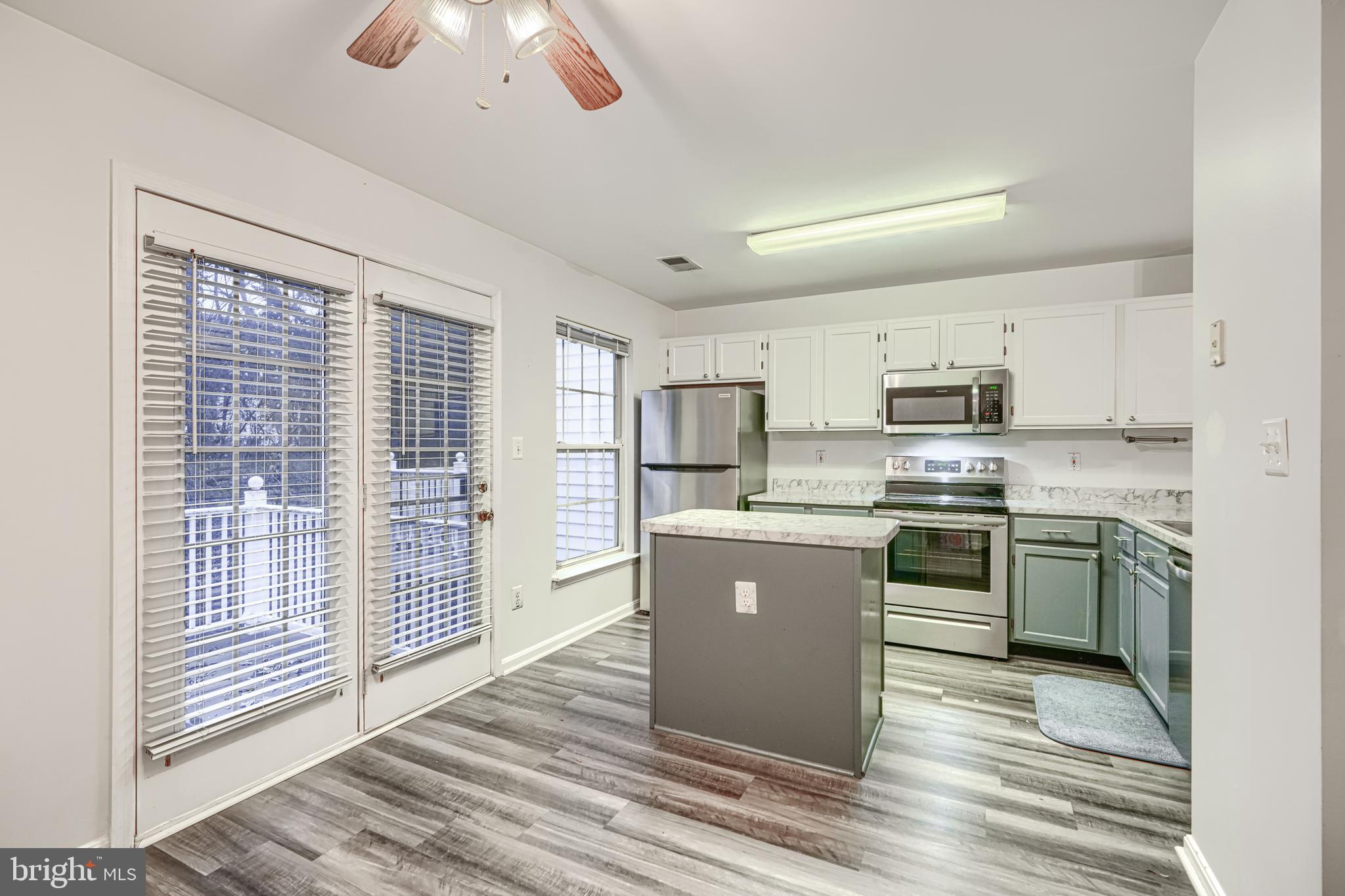 CEDAR GROVE AT CROFTON - Residential