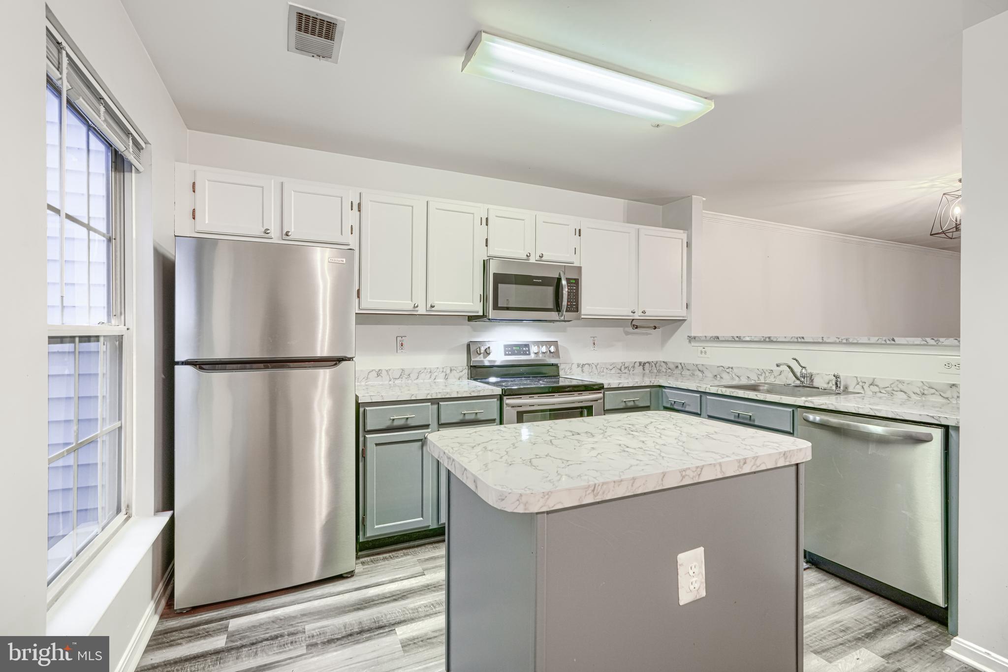 CEDAR GROVE AT CROFTON - Residential