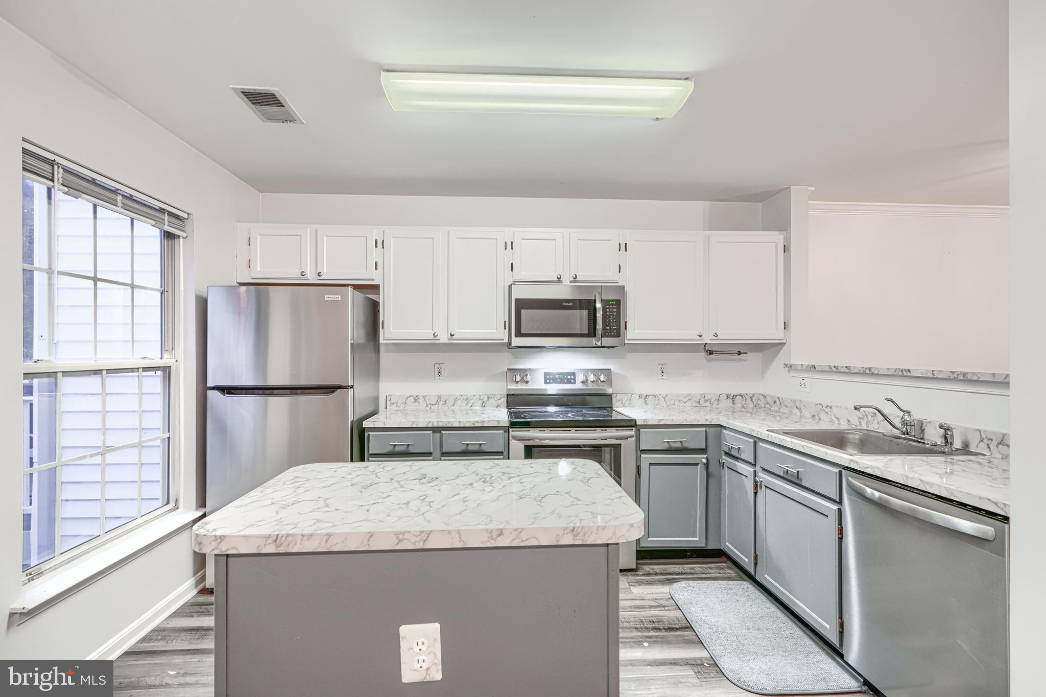 CEDAR GROVE AT CROFTON - Residential