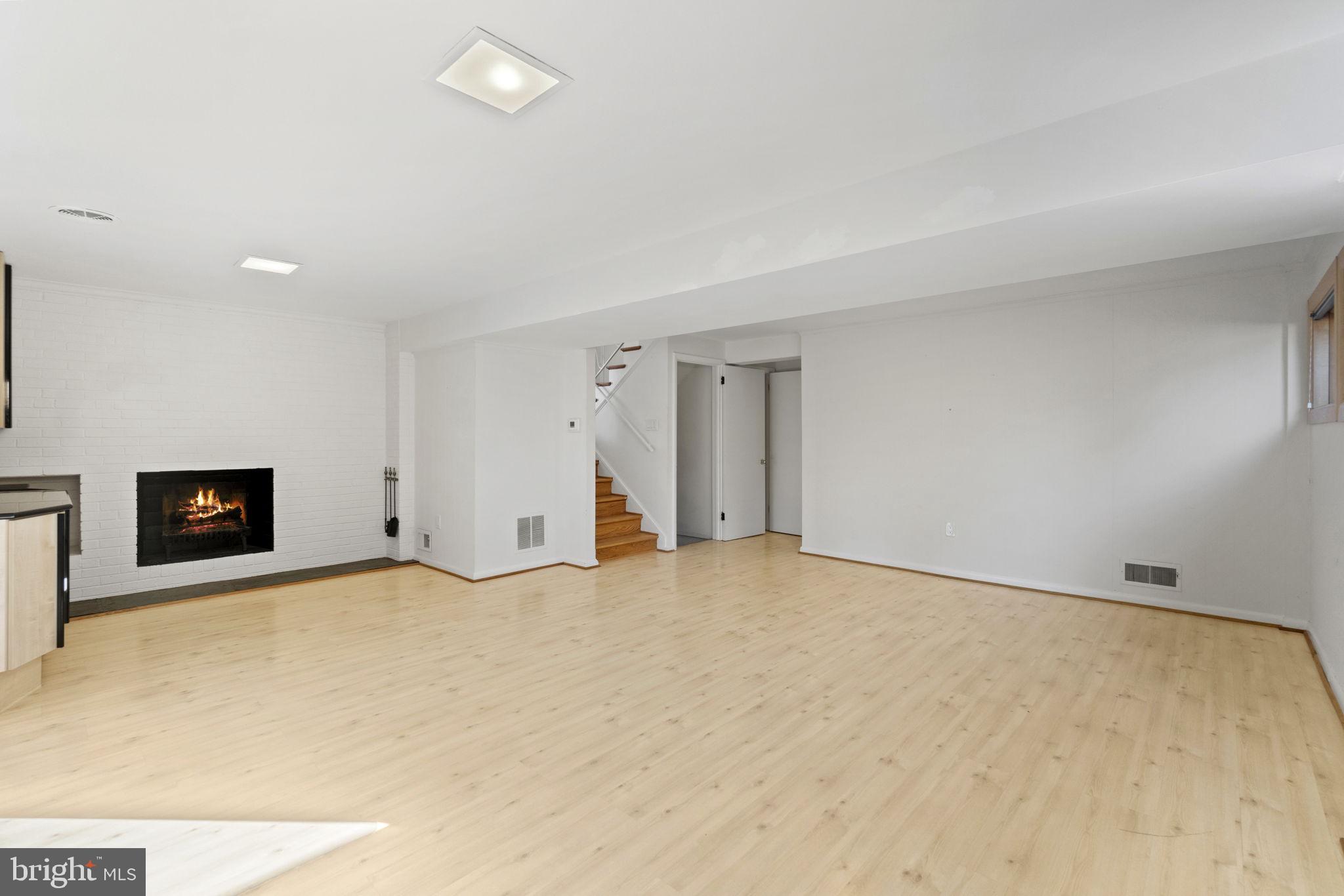 SOMERSET - Residential