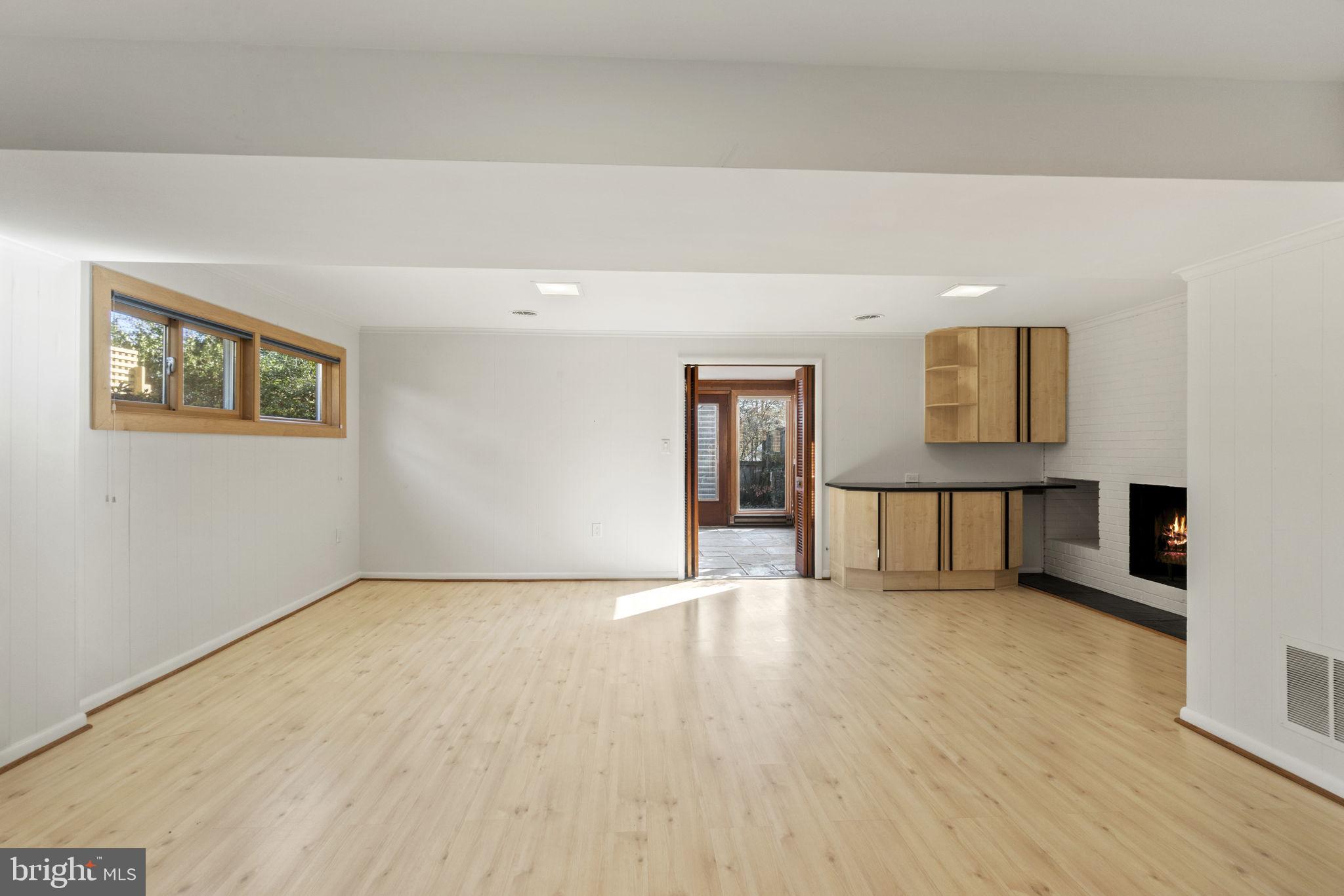 SOMERSET - Residential