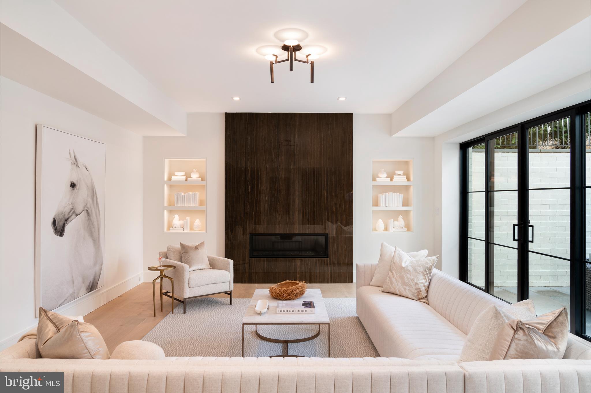 SALONA VILLAGE - Residential