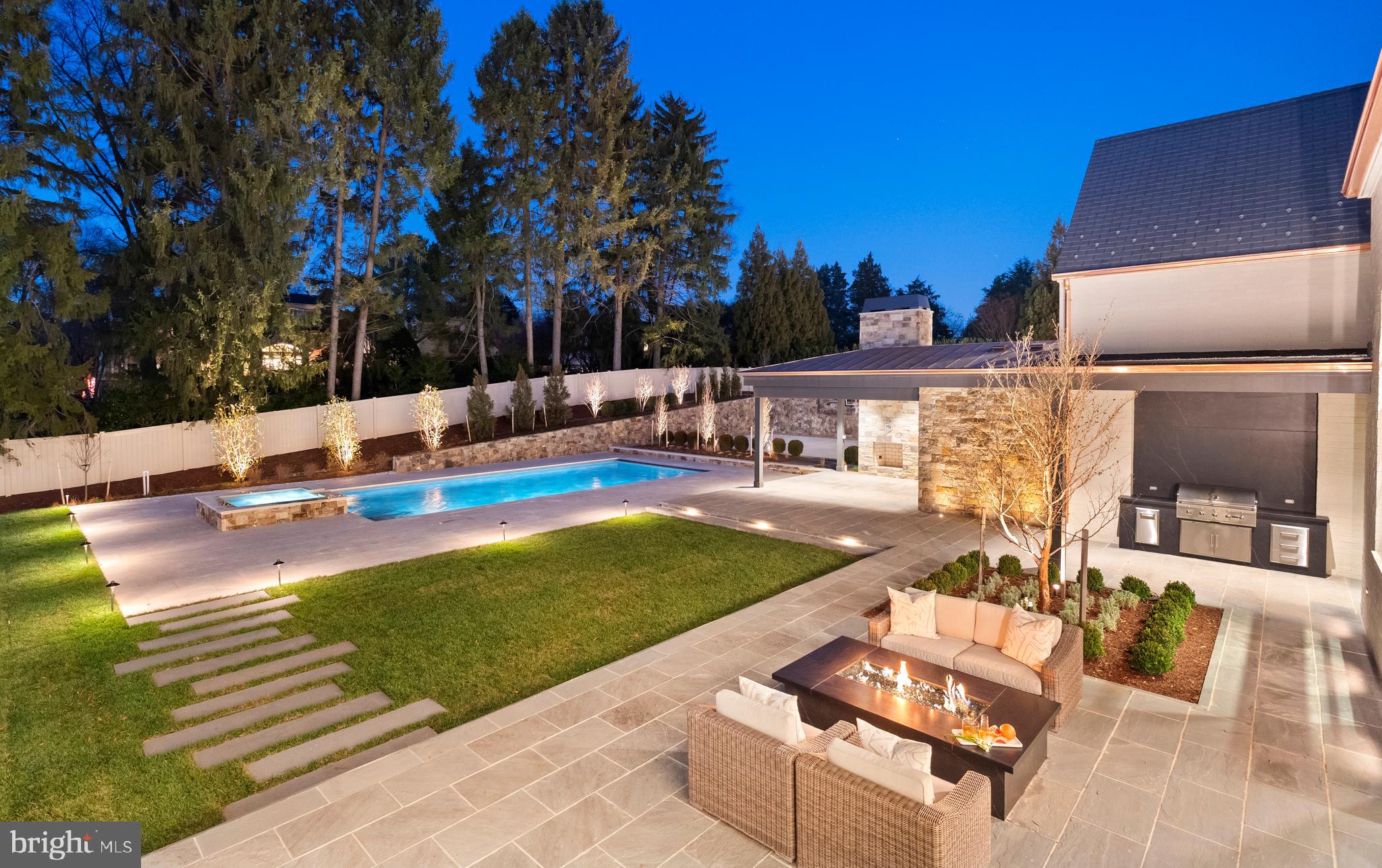 SALONA VILLAGE - Residential