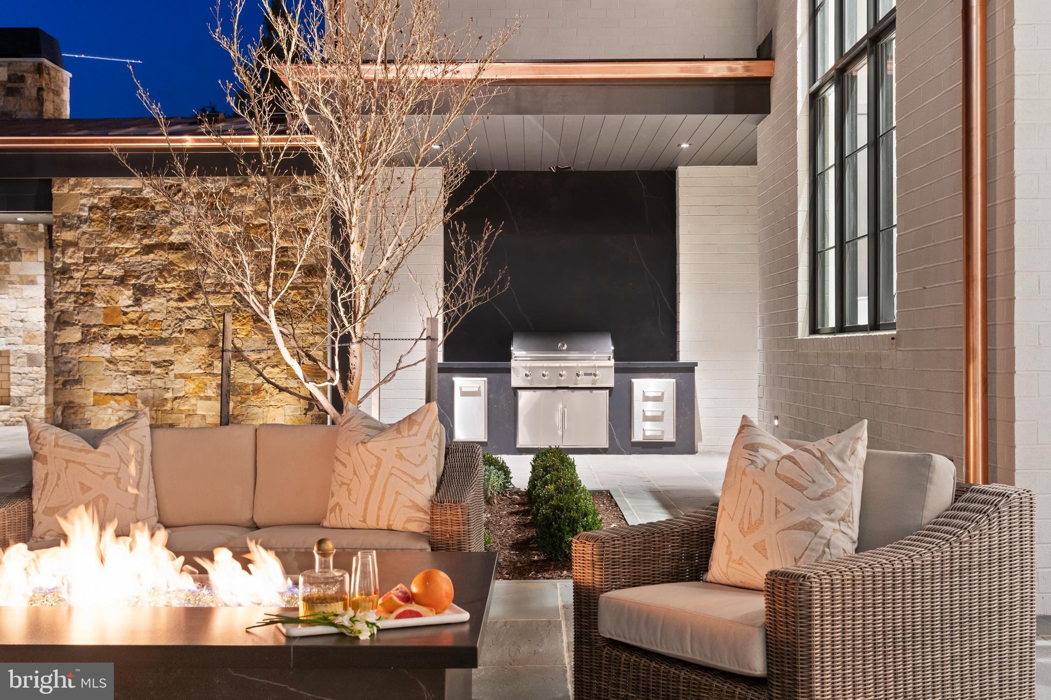 SALONA VILLAGE - Residential