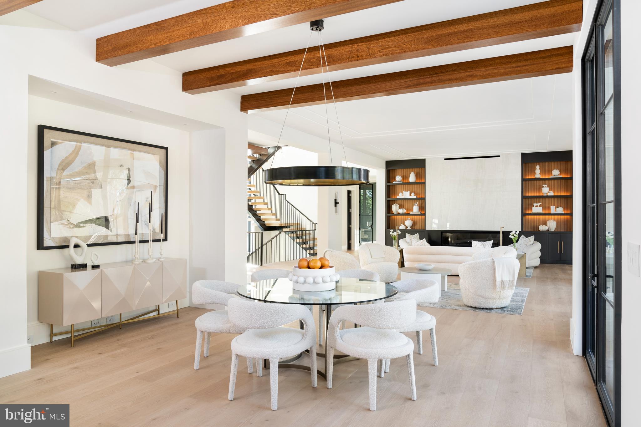 SALONA VILLAGE - Residential