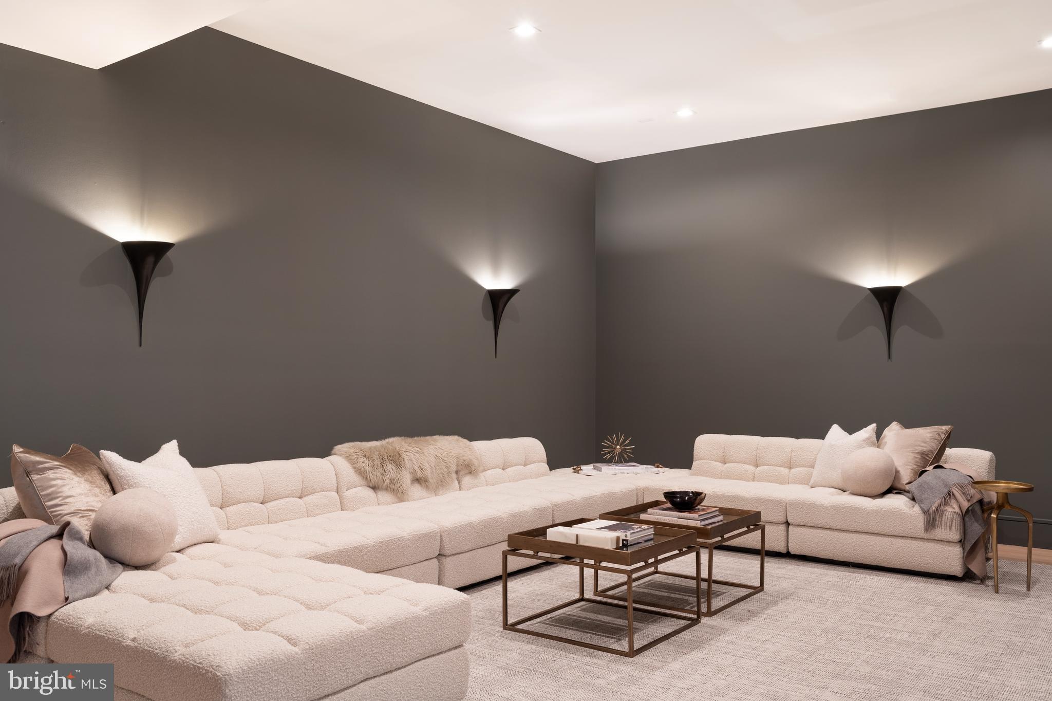 SALONA VILLAGE - Residential