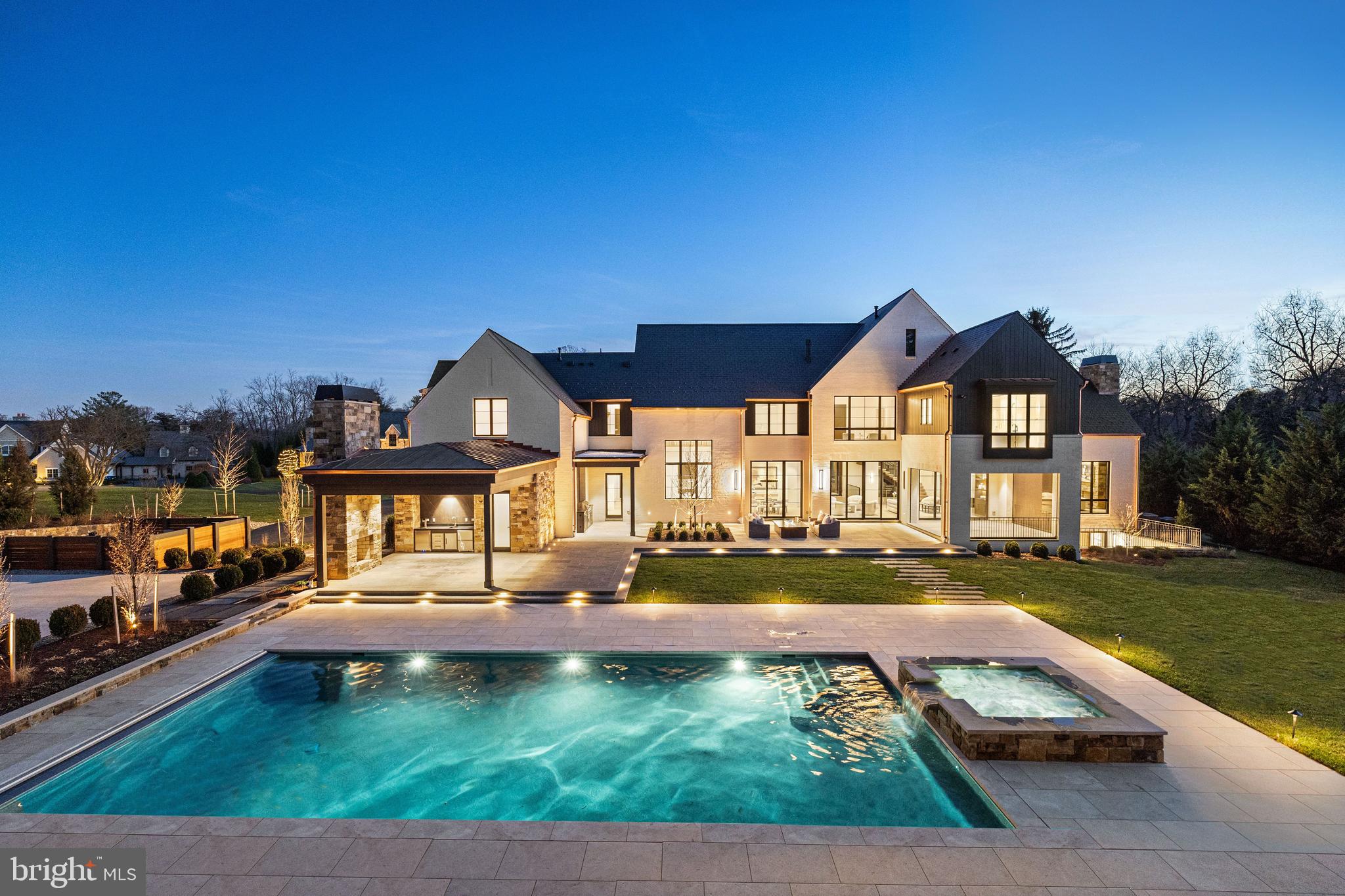 SALONA VILLAGE - Residential