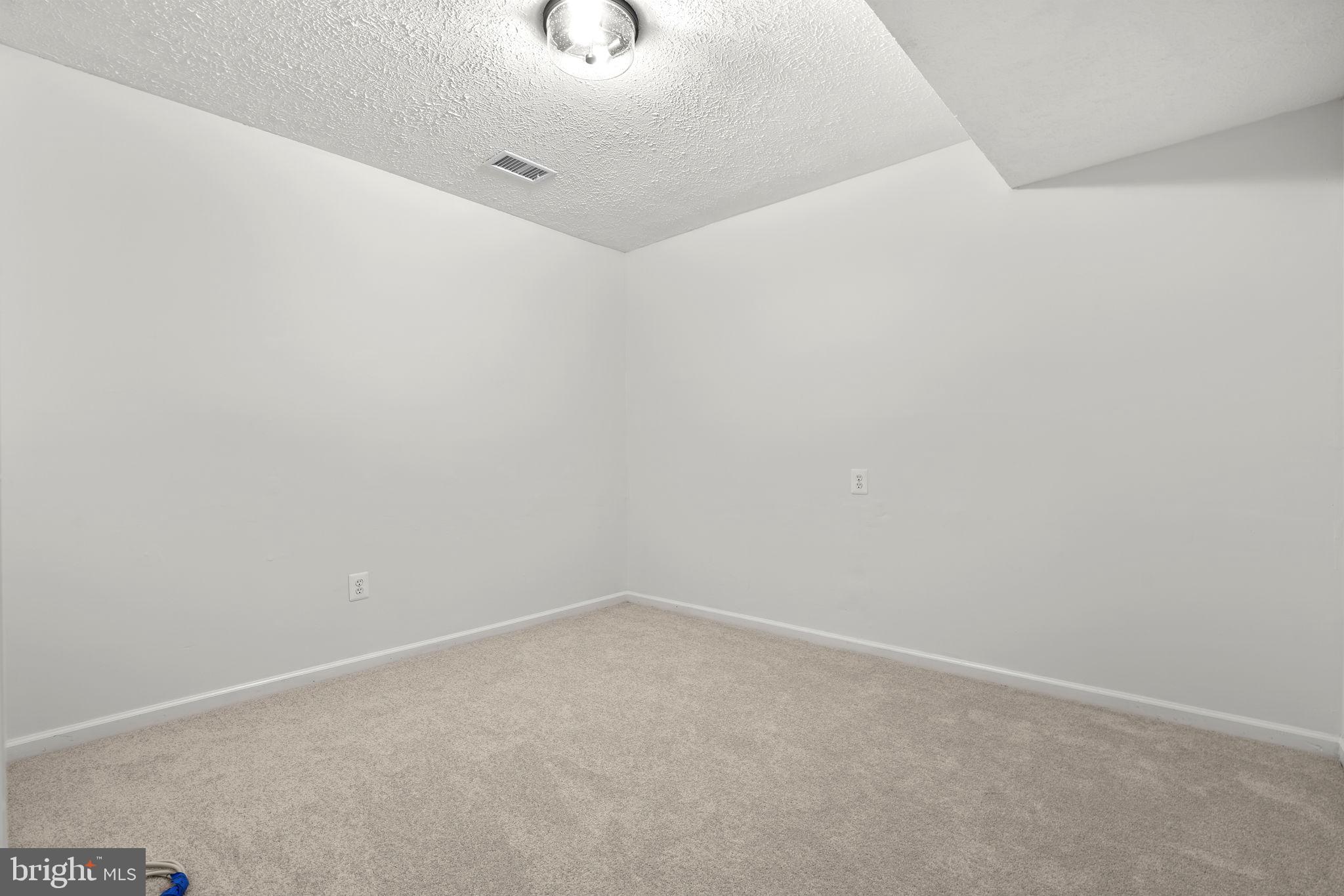 IDYLWOOD STATION - Residential