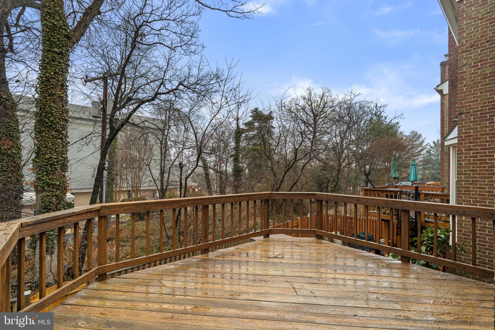 IDYLWOOD STATION - Residential