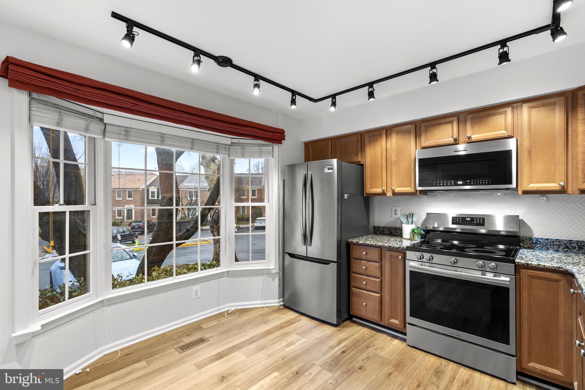 IDYLWOOD STATION - Residential