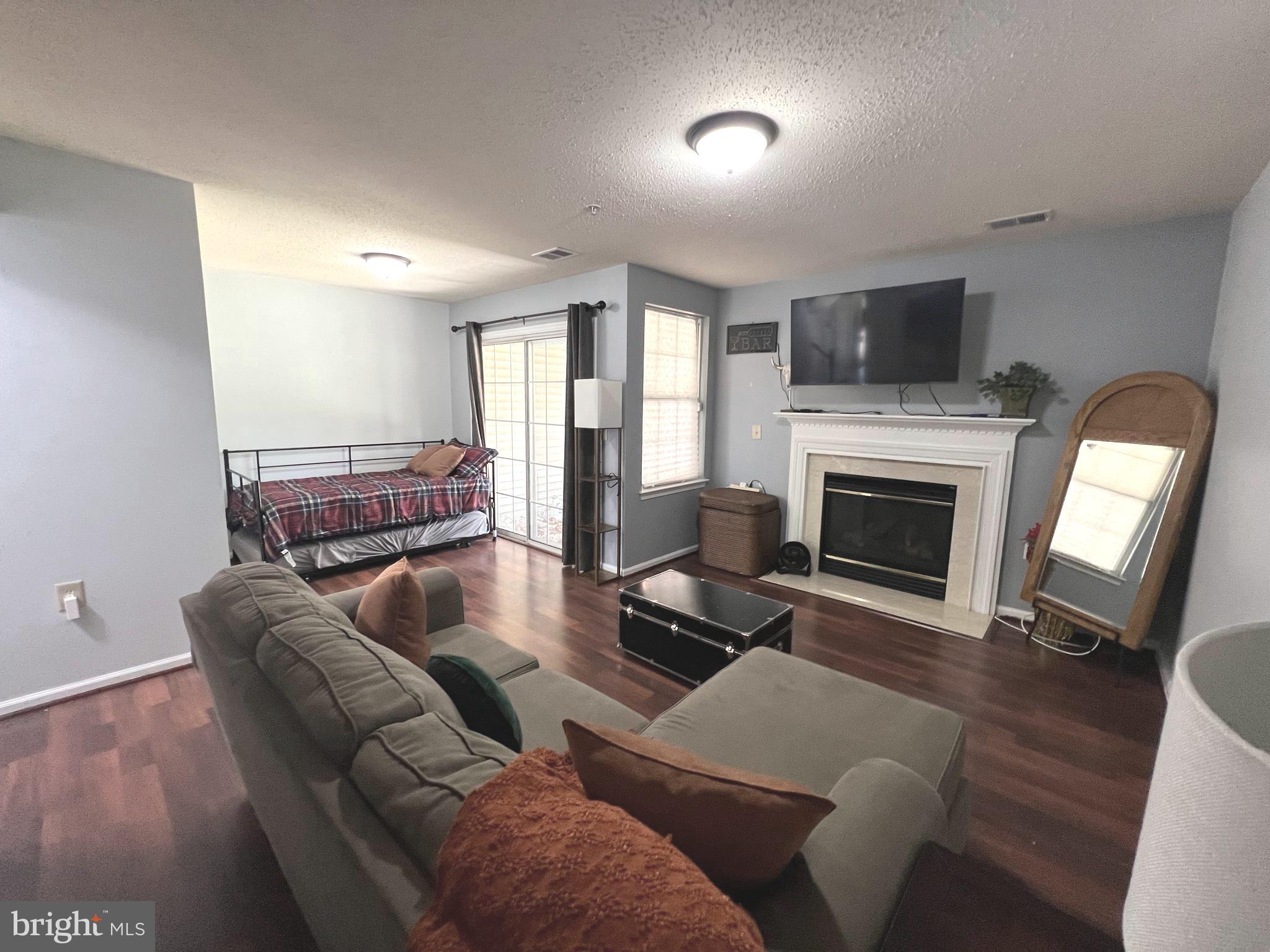 THE KNOLLS - Residential