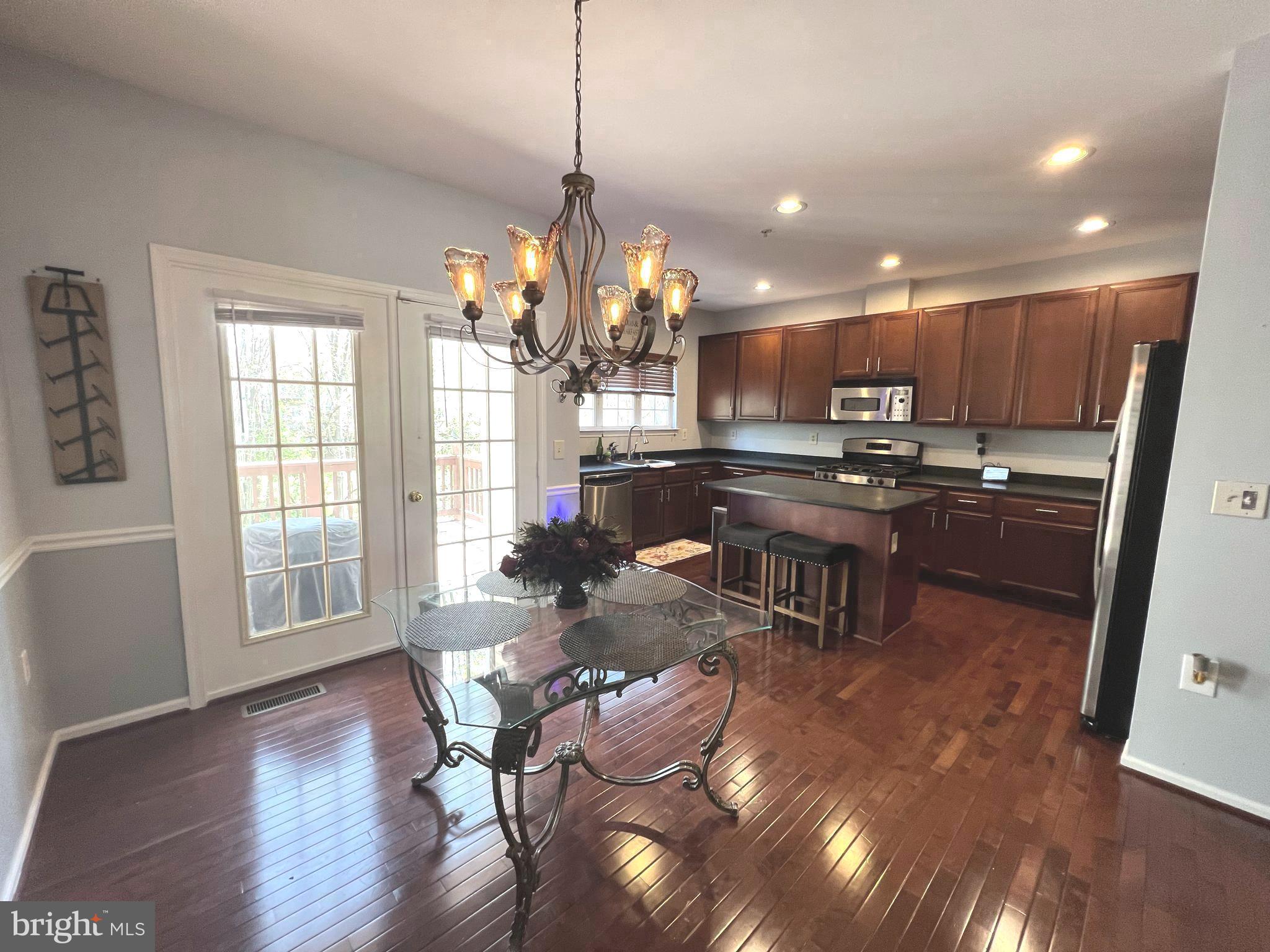 THE KNOLLS - Residential