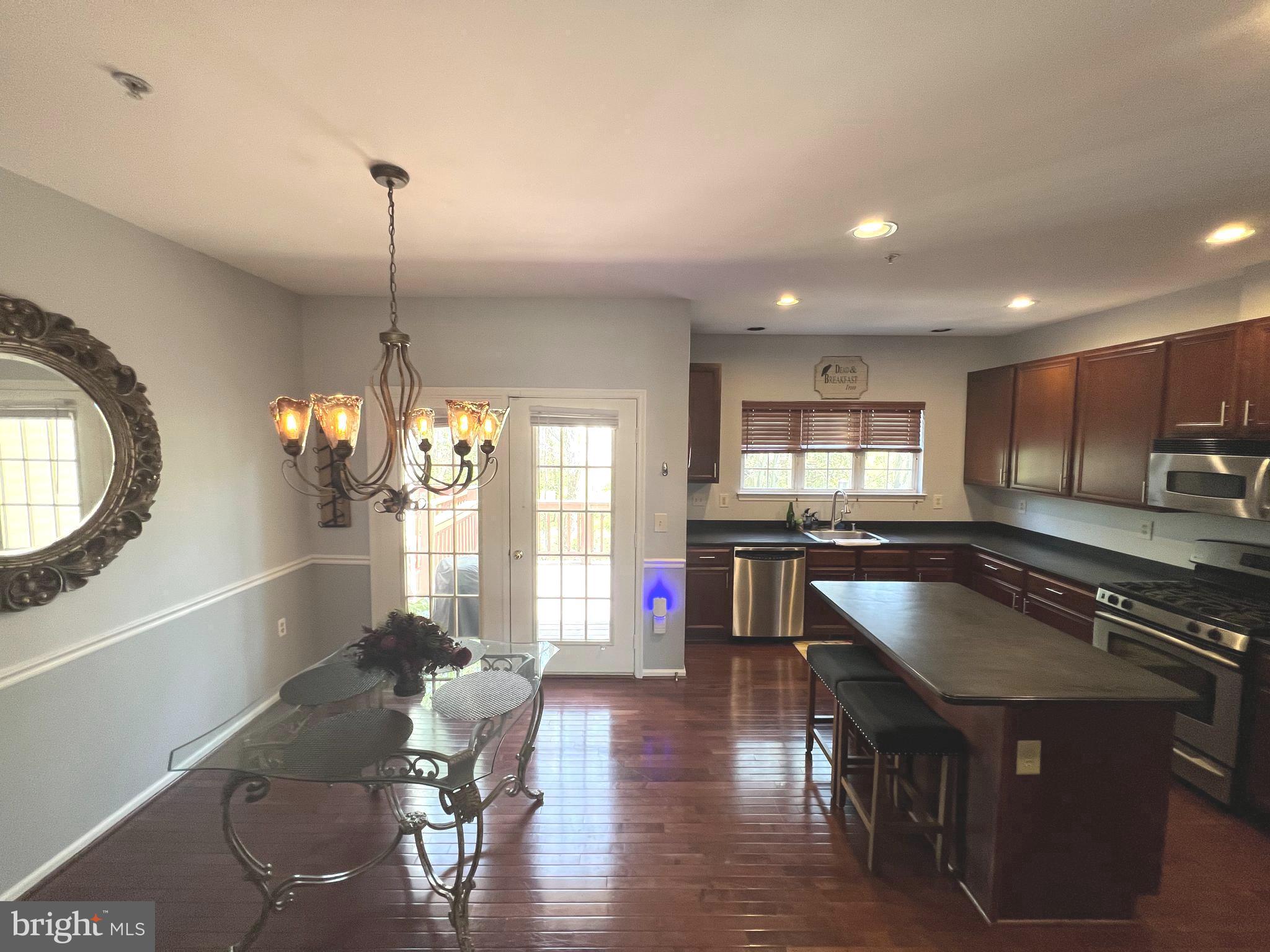 THE KNOLLS - Residential