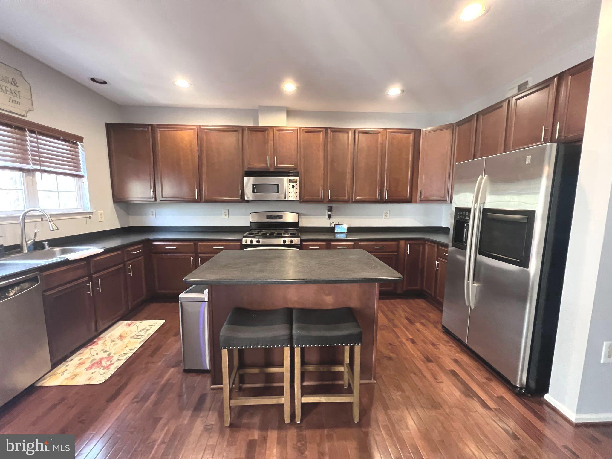 THE KNOLLS - Residential