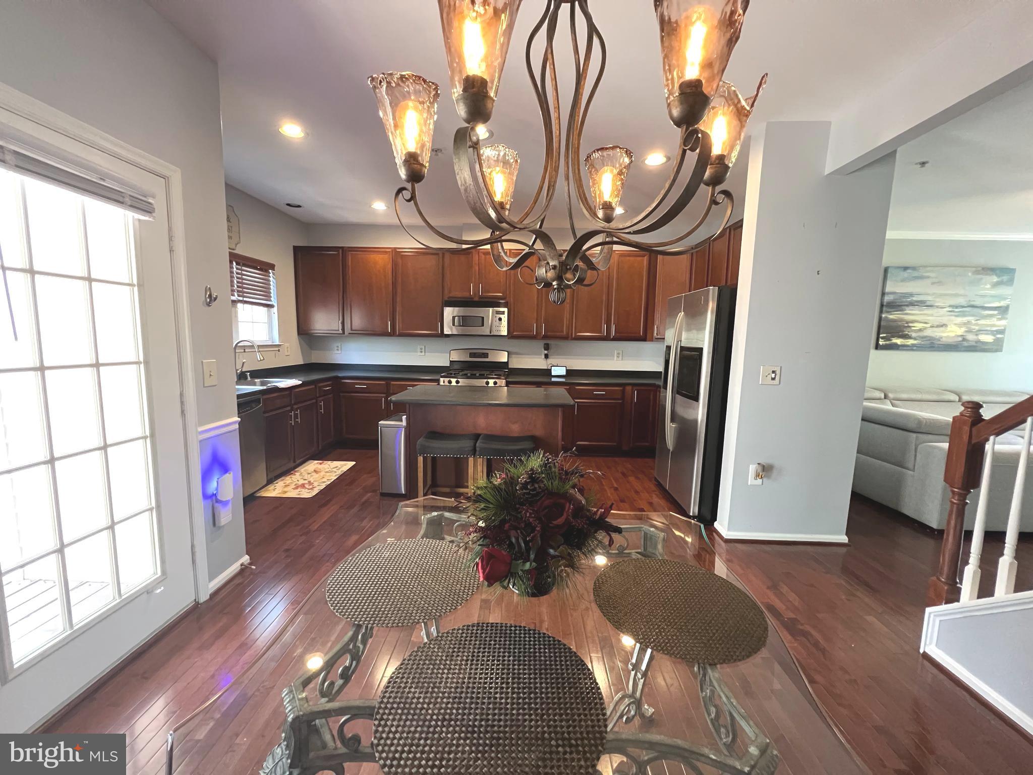 THE KNOLLS - Residential