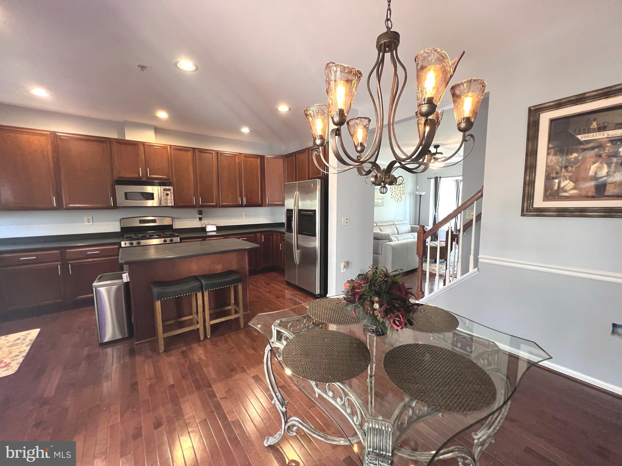 THE KNOLLS - Residential