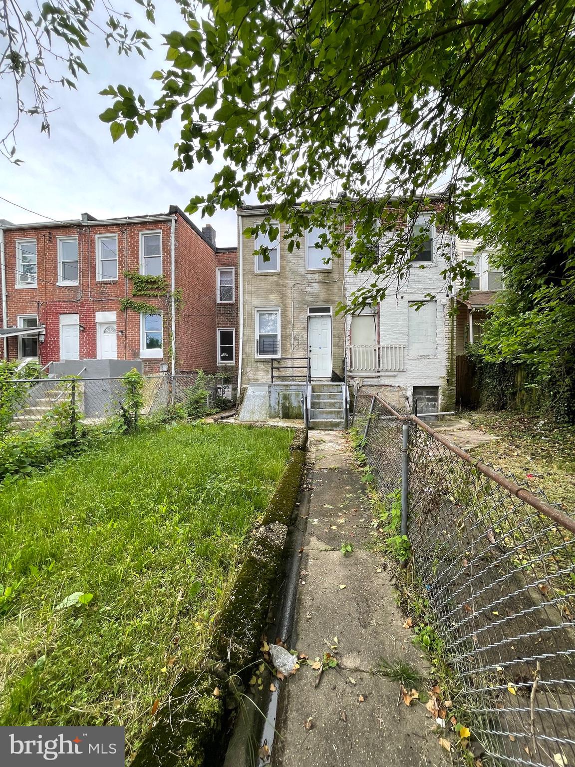 PARK HEIGHTS - Residential Lease